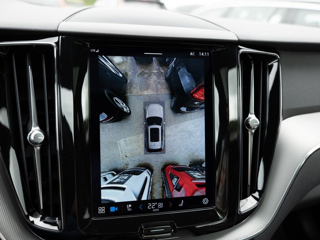 Volvo XC60 T8 AWD Recharge Plus Dark aus 1.Hand