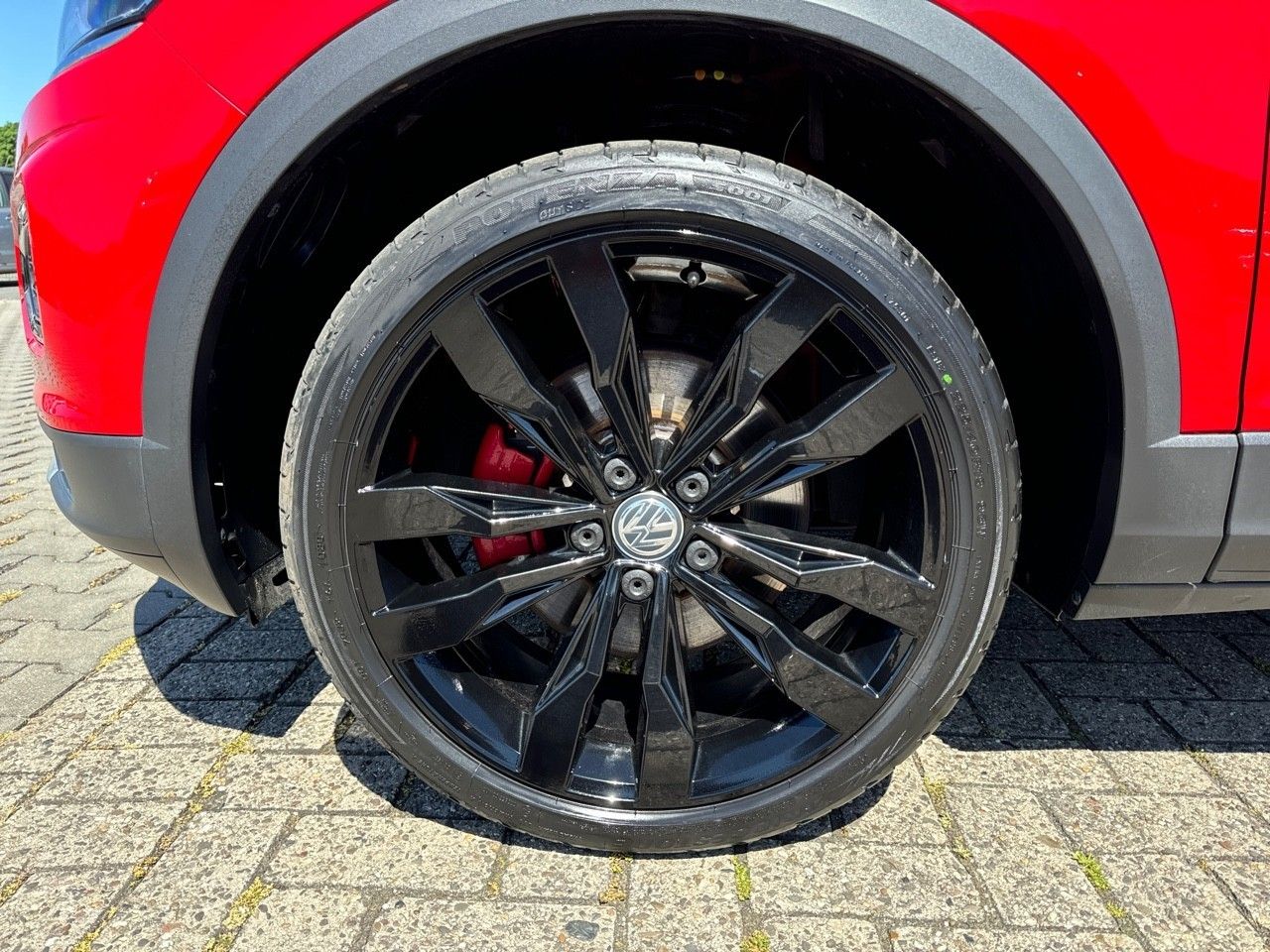 Volkswagen T-Roc Sport - Samsaru's Car Outlet