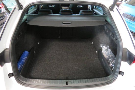 Skoda Octavia Combi 2.0 TSI RS - Samsaru's Car Outlet