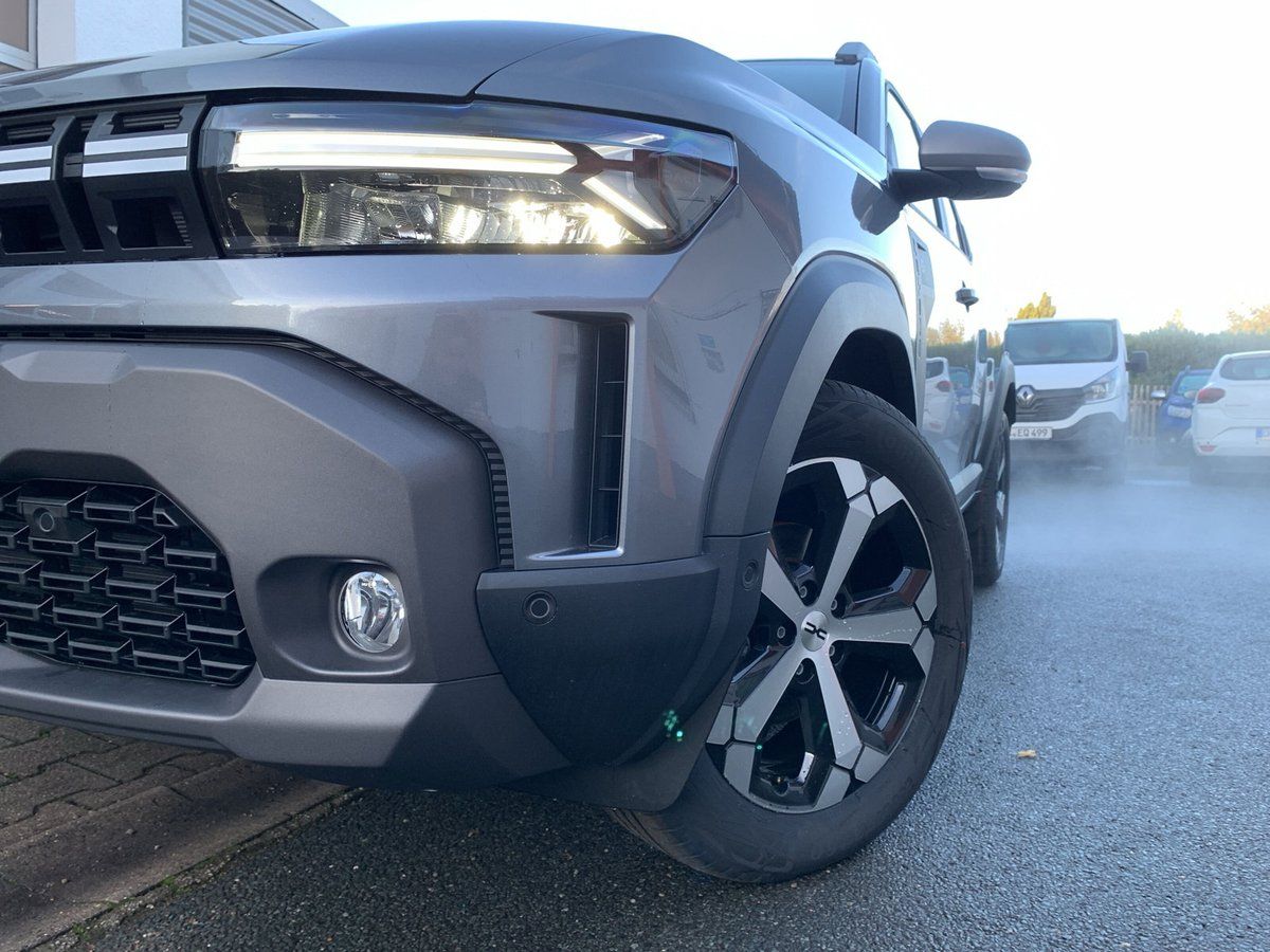 Dacia Duster HYBRID 140 - Samsaru's Car Outlet