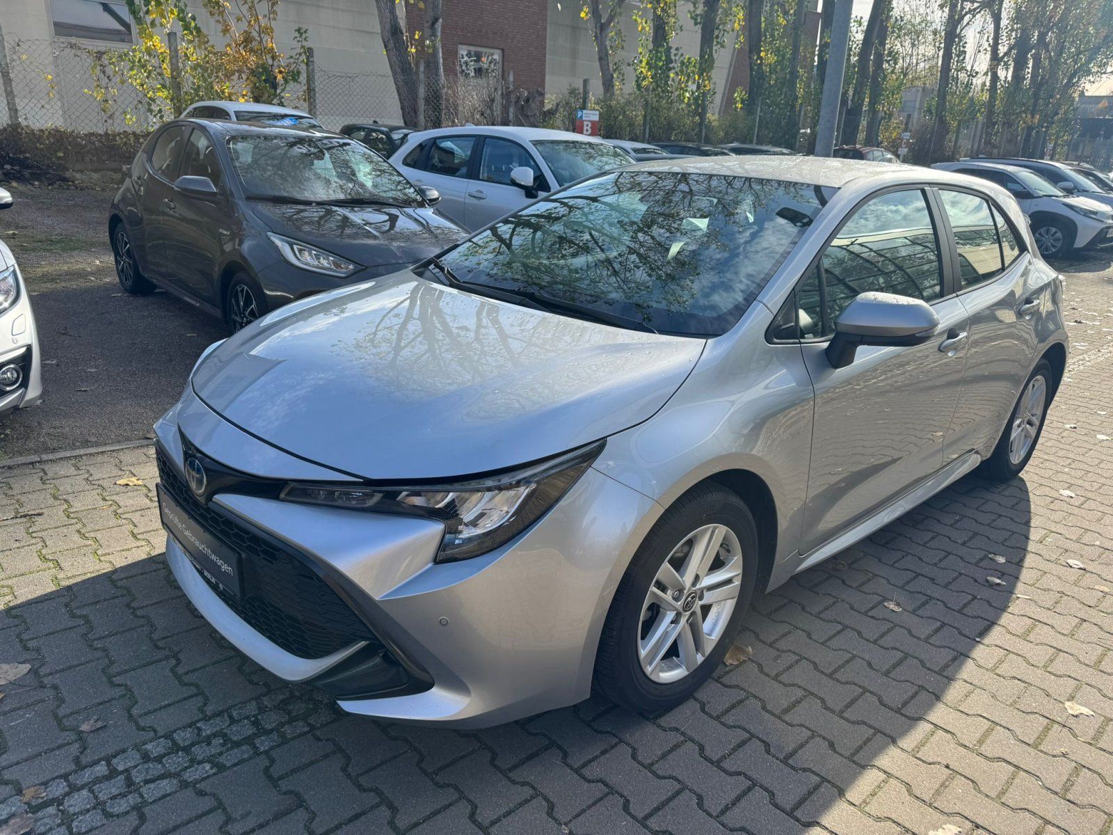 Toyota Corolla 1.8l Hybrid  Business Edition *1.HAND*WK
