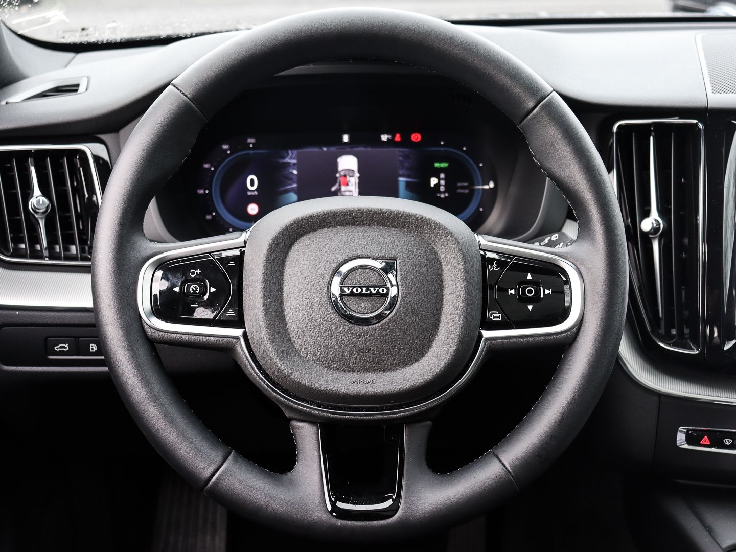 Volvo XC60 Plus Black Edition Recharge Plug-In Hybrid