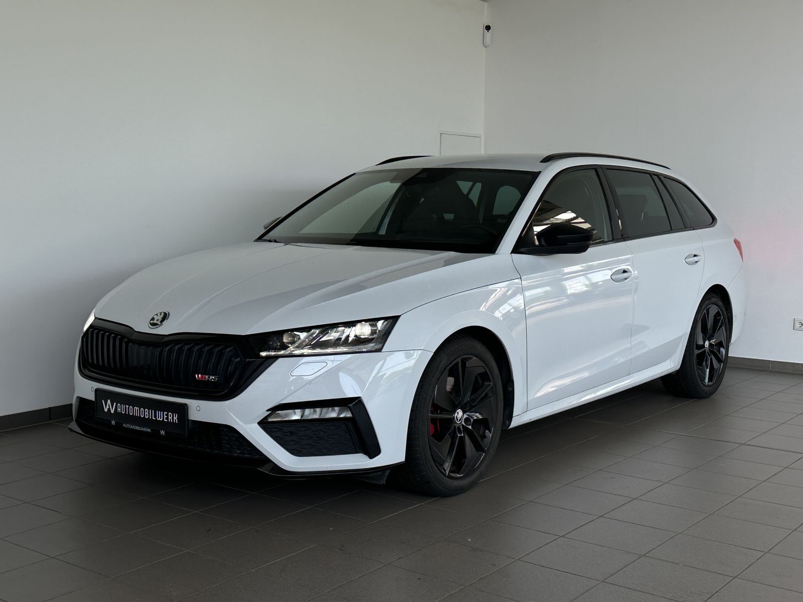 Skoda Octavia Combi RS - Samsaru's Car Outlet