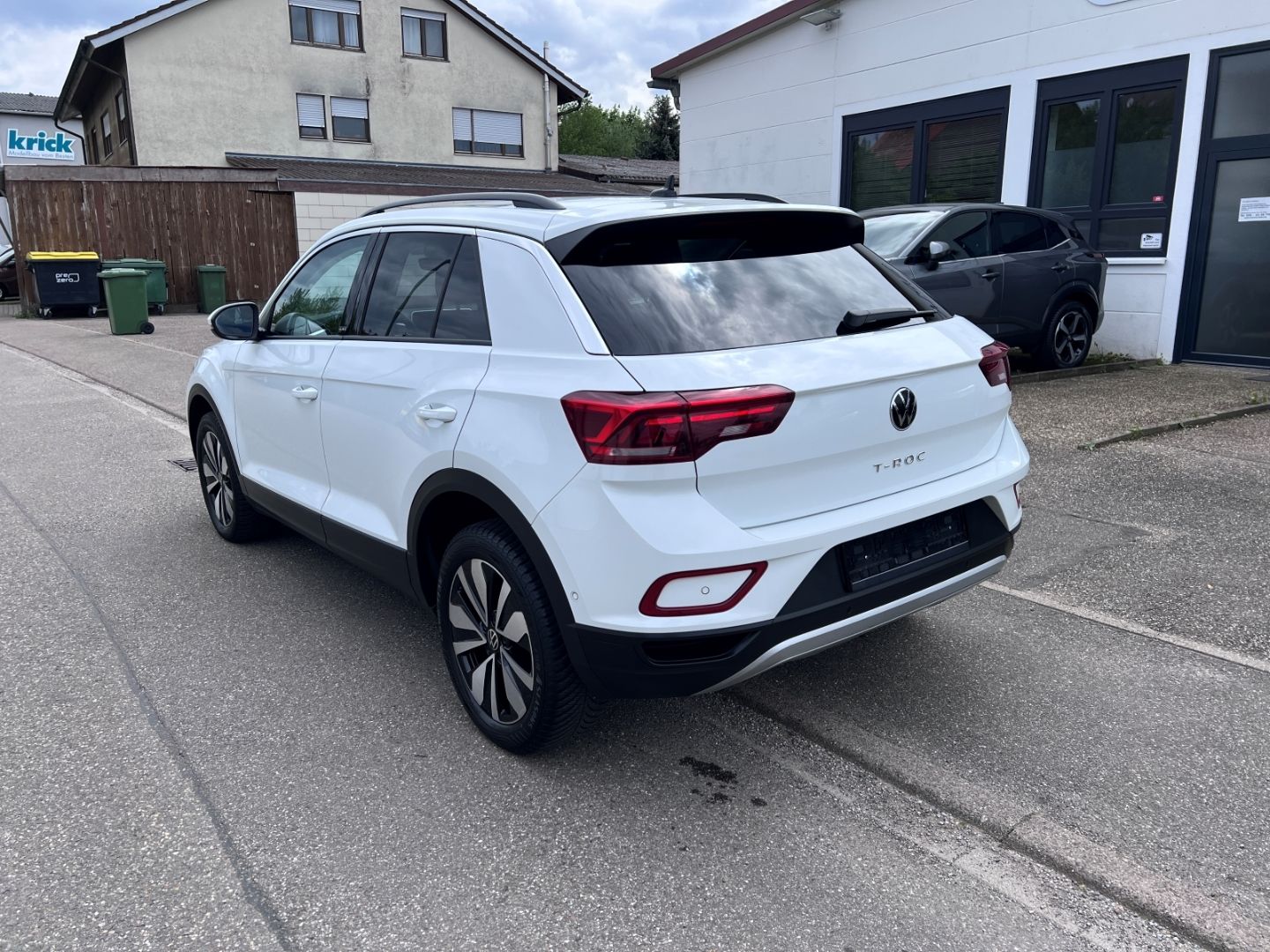 Volkswagen T-Roc 1.0TSI Move - Samsaru's Car Outlet