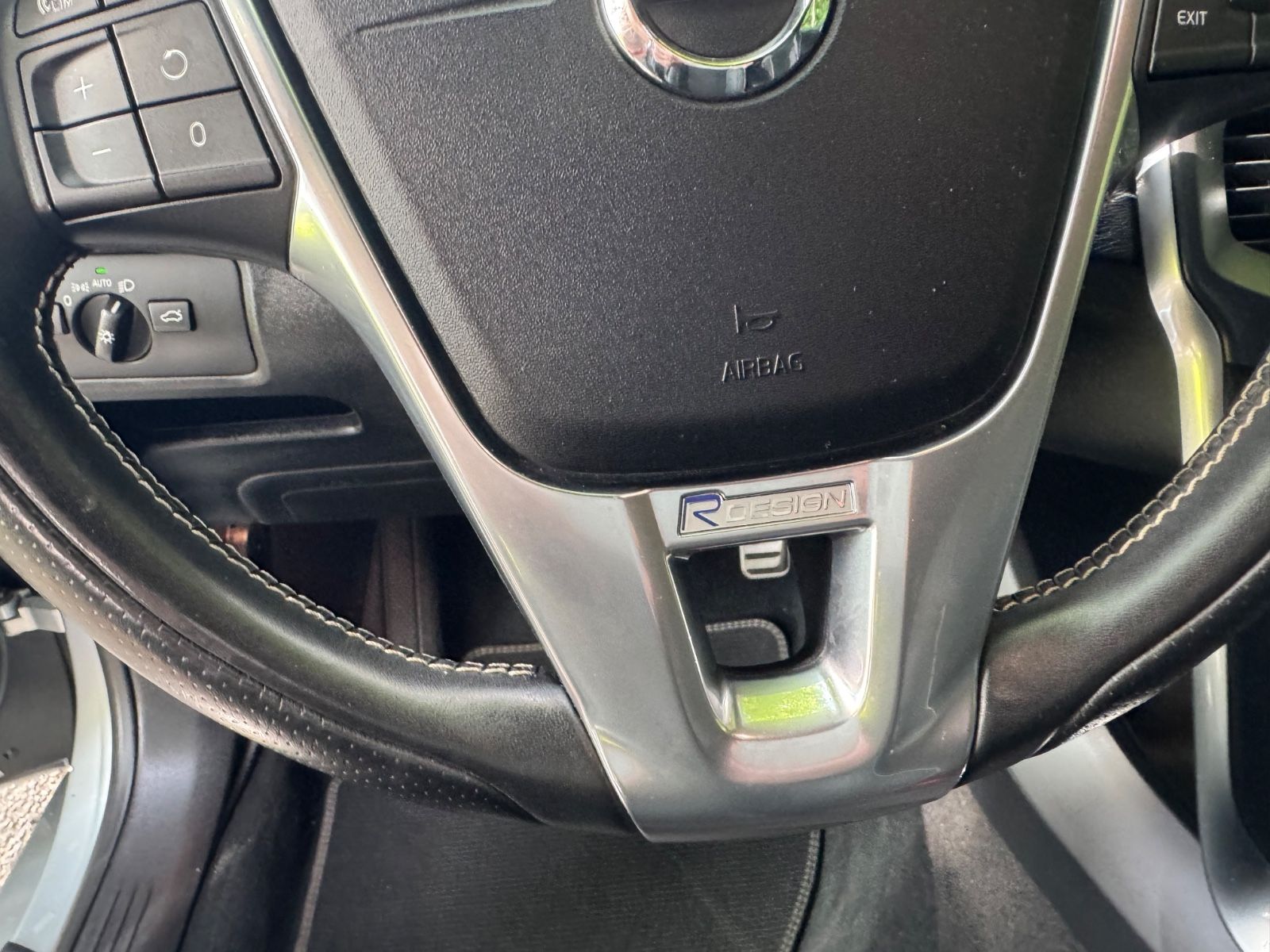 Volvo V40 R-DesignAut.NavLederFullLedGarantiNavi