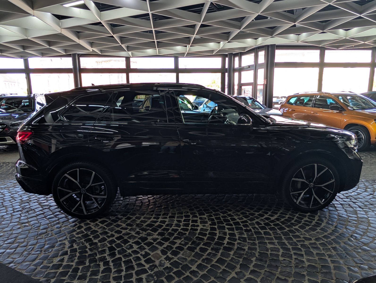 Volkswagen Touareg 3.0TDI 4M R-Line VOLL Black 22" UPE 114T