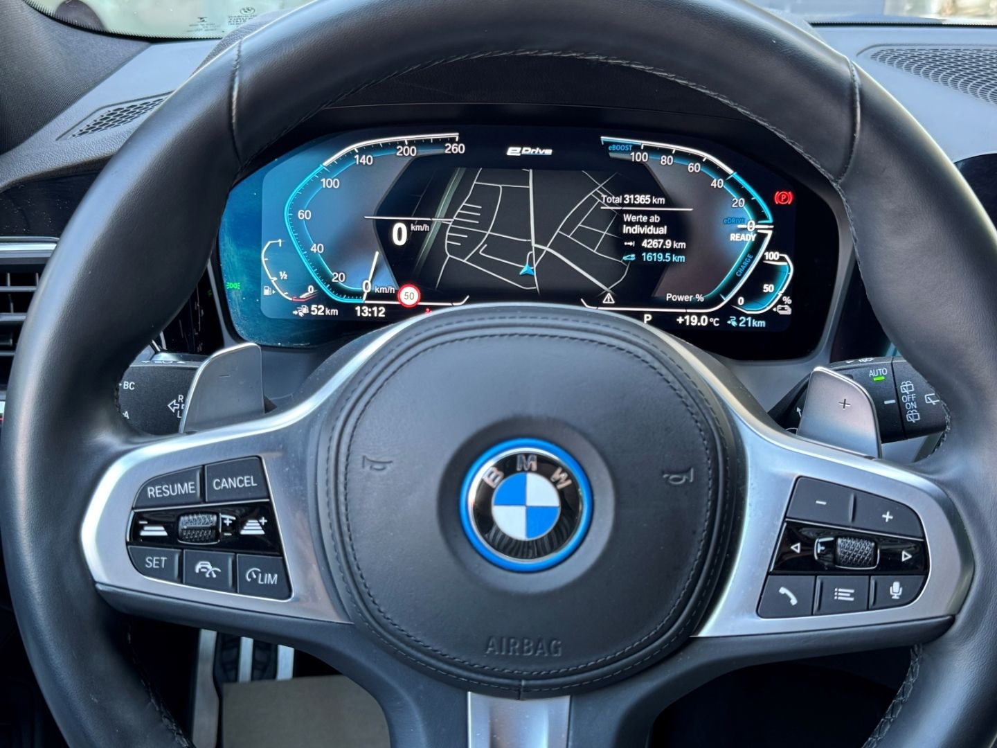 BMW 330 e Touring M SPORT - Samsaru's Car Outlet
