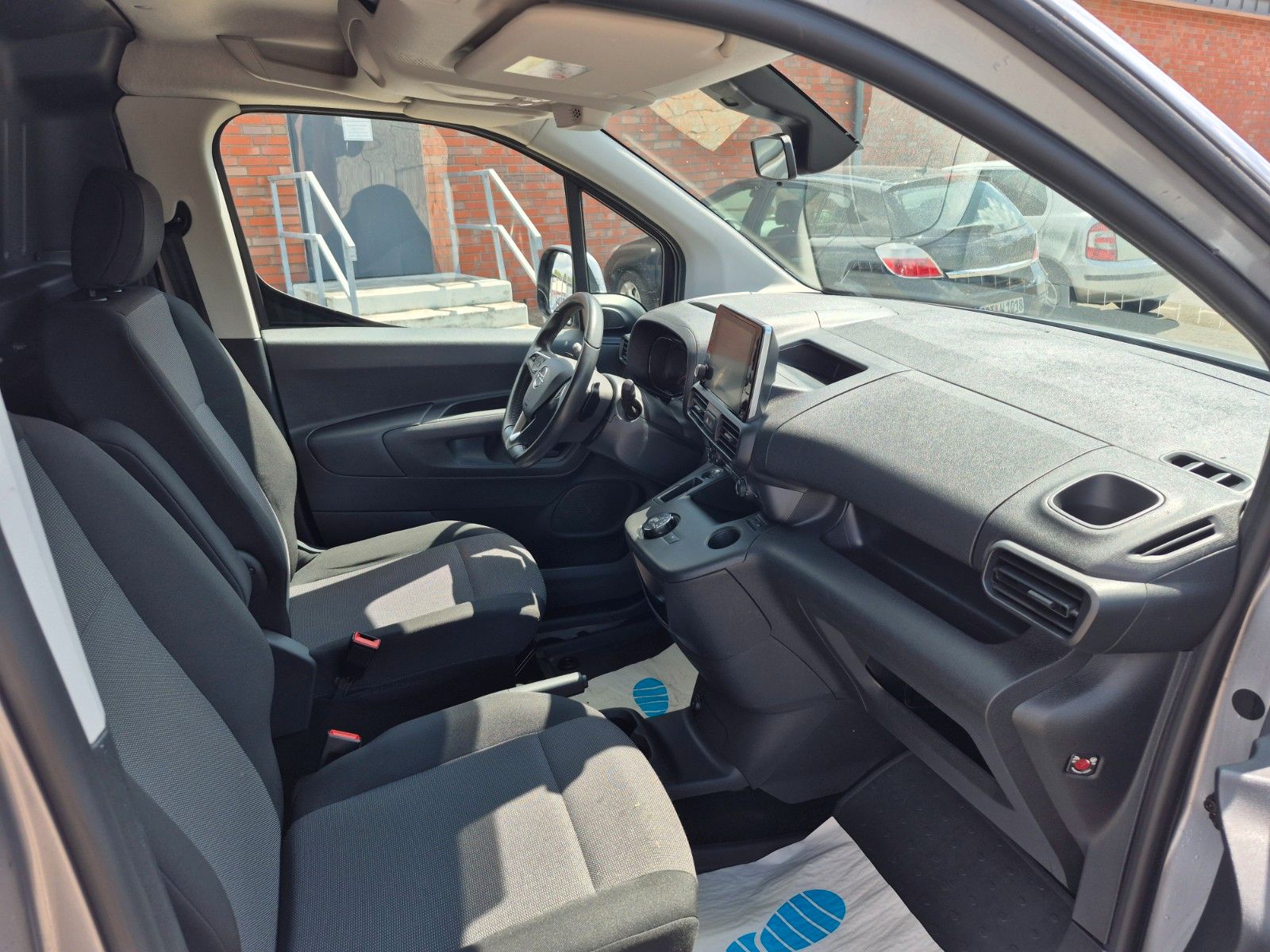 Opel Combo E Cargo Edition - Samsaru's Car Outlet