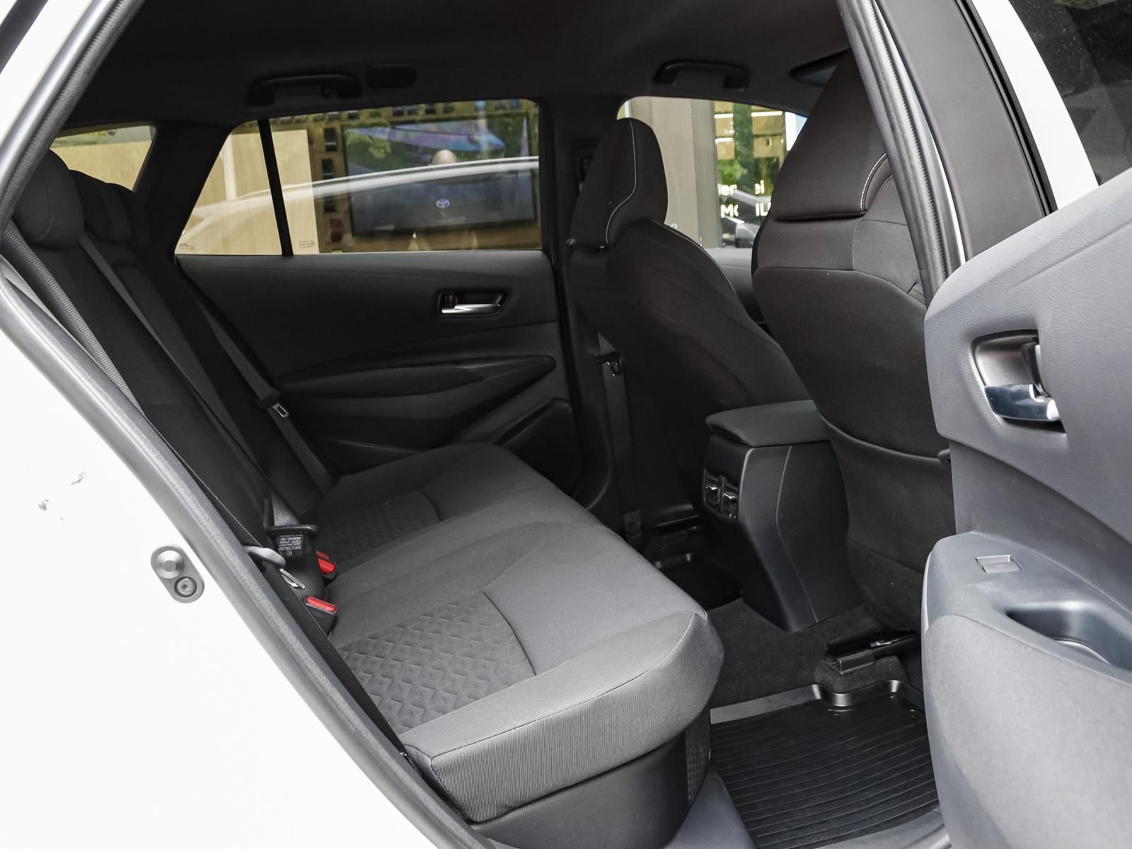 Toyota Corolla 1.8 TS HYBRID - Samsaru's Car Outlet