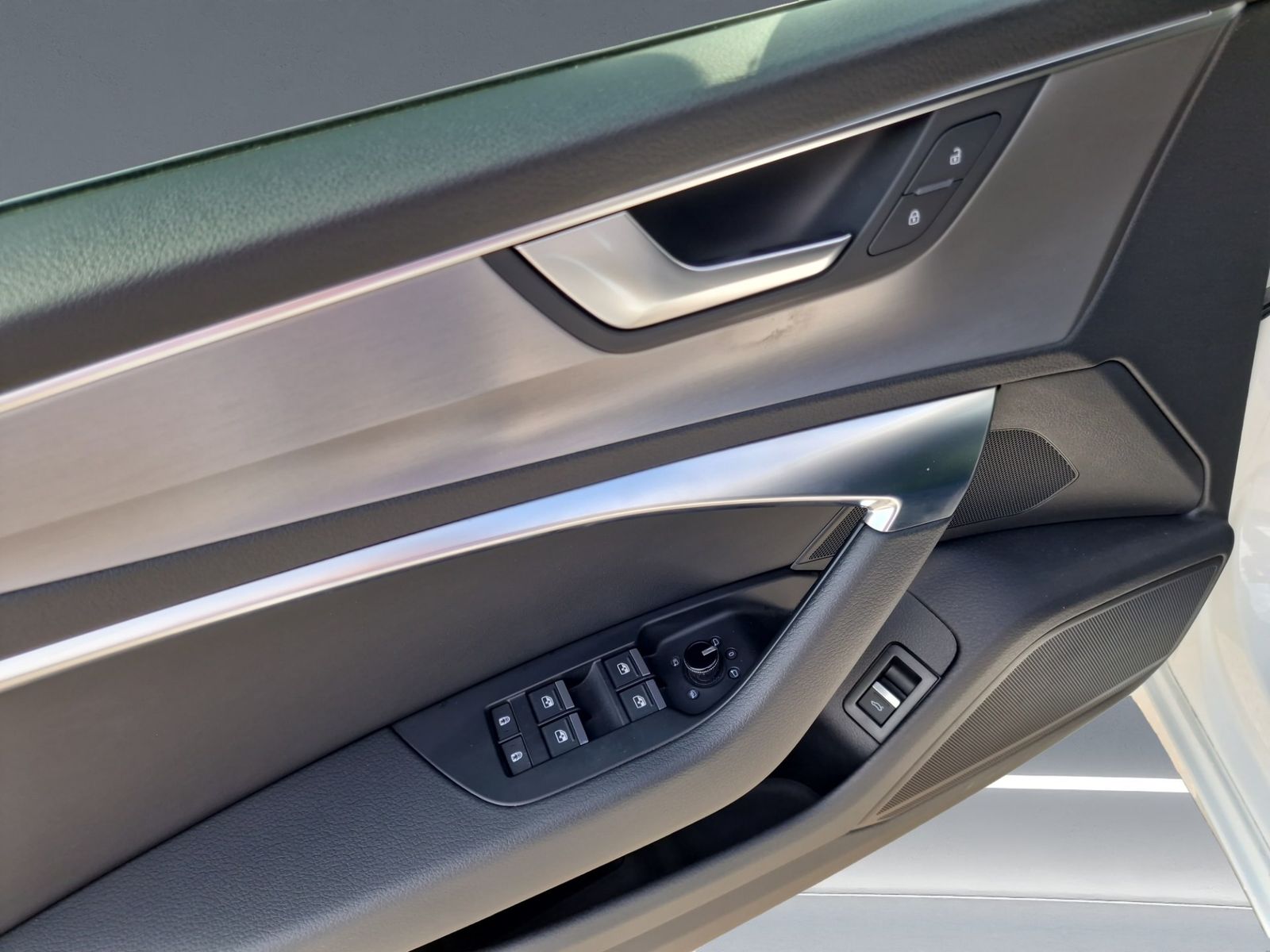 Audi A6 40 TDI S line - Samsaru's Car Outlet