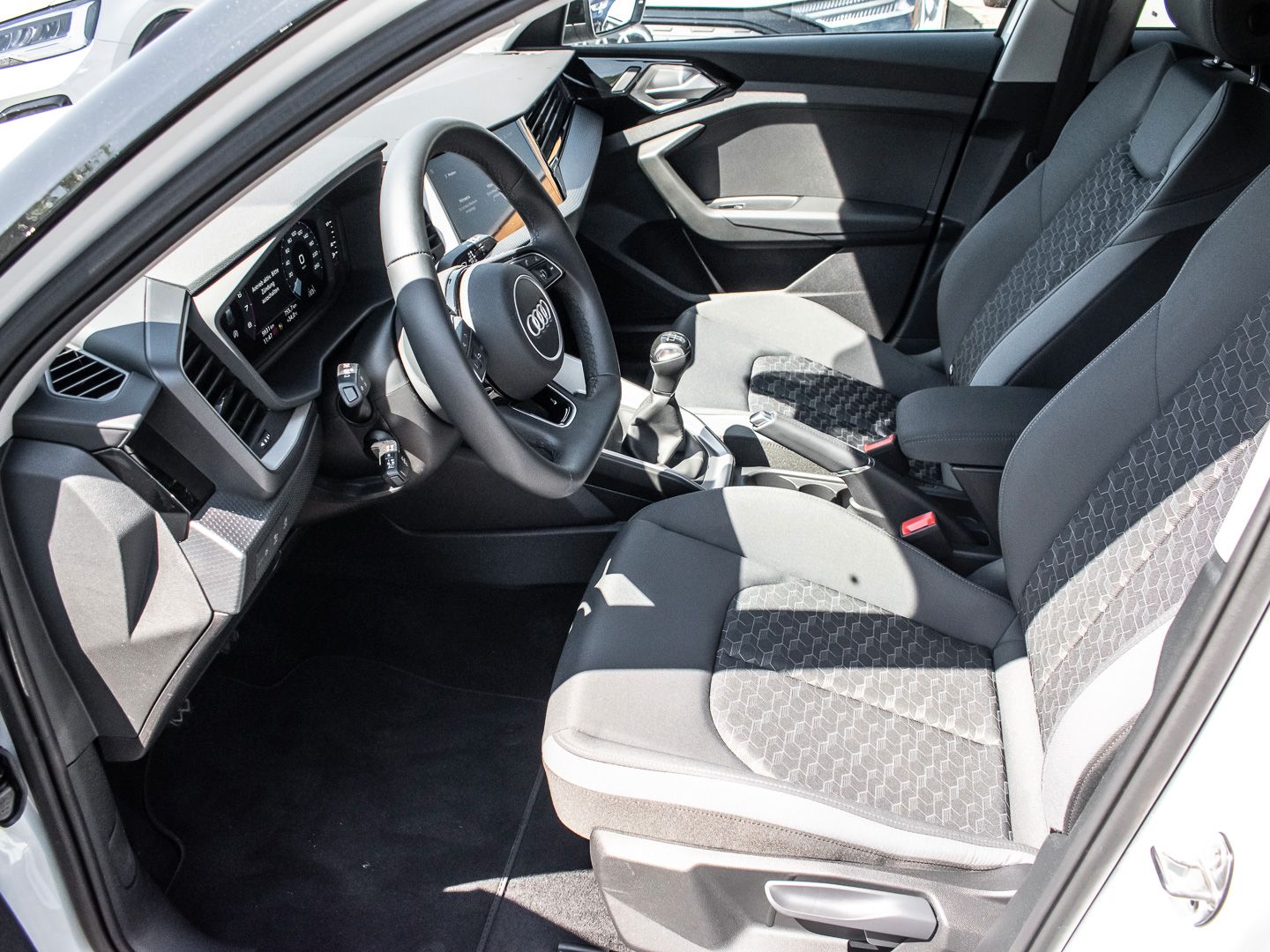Audi A1 Sportback 25 TFSI advanced - Samsaru's Car Outlet