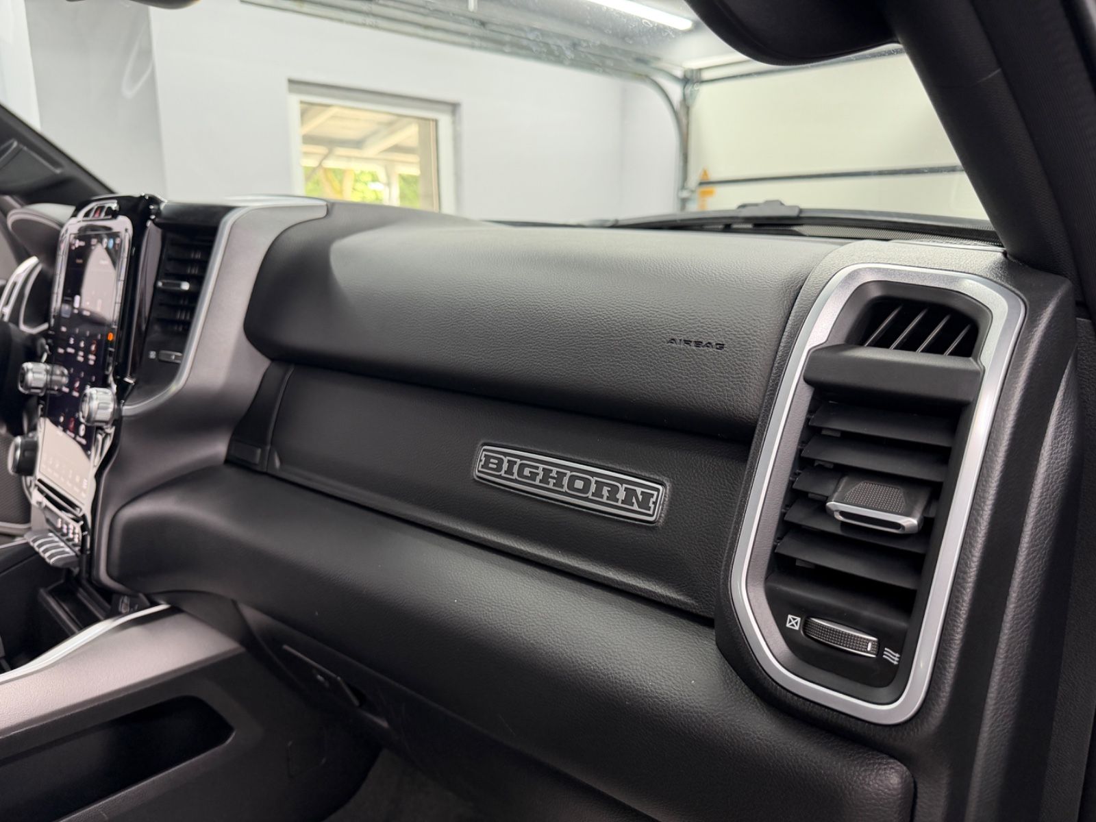 Dodge RAM 1500 5.7 4x4 eTORQUE Bigh. Crew./12"Display/