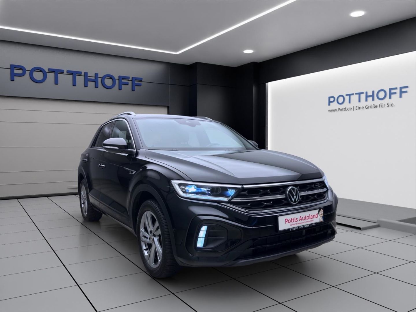 Volkswagen T-Roc 1.0 TSI R-LINE - Samsaru's Car Outlet