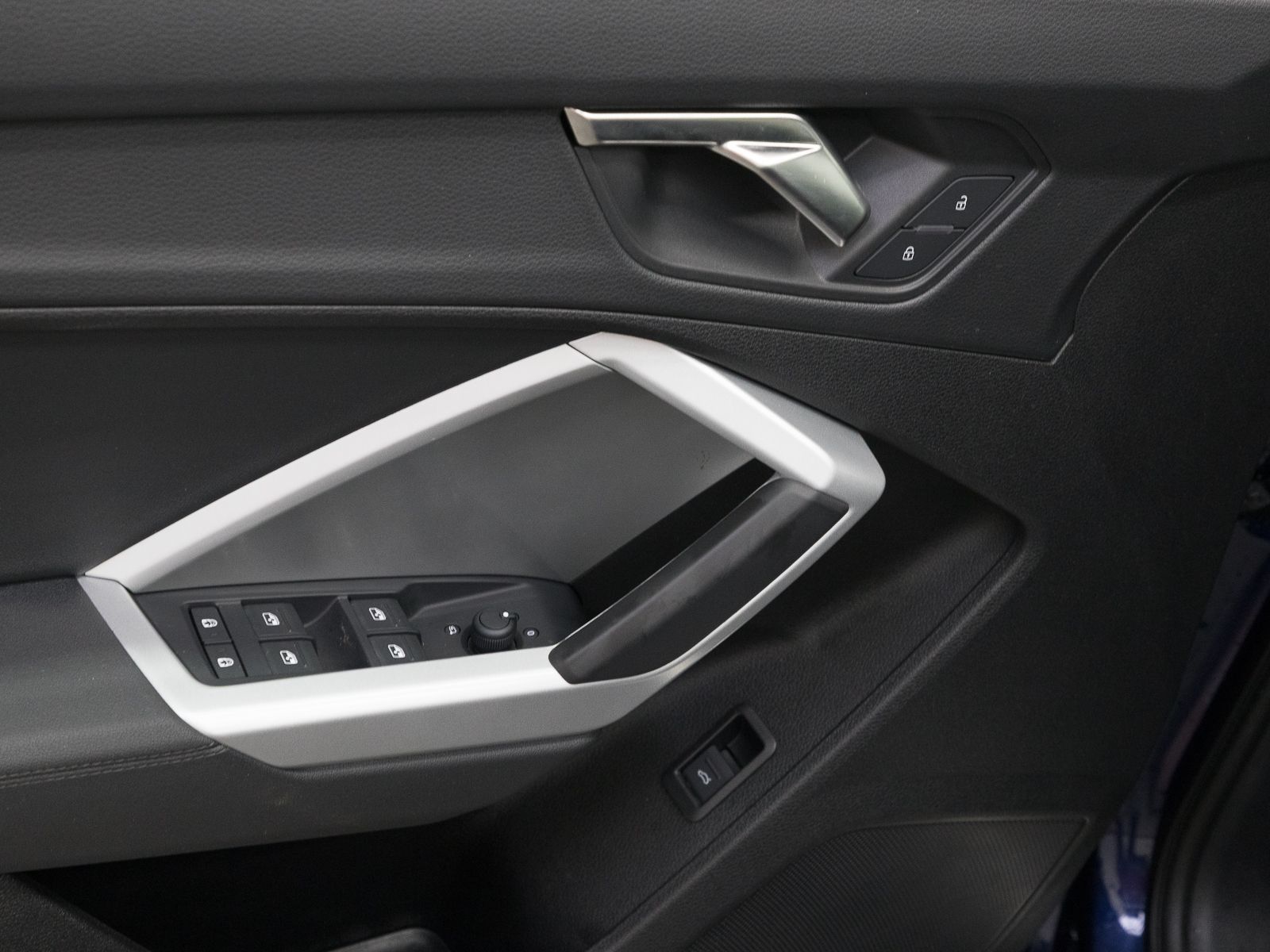 Audi Q3 40 TDI Q ADVANCED - Samsaru's Car Outlet