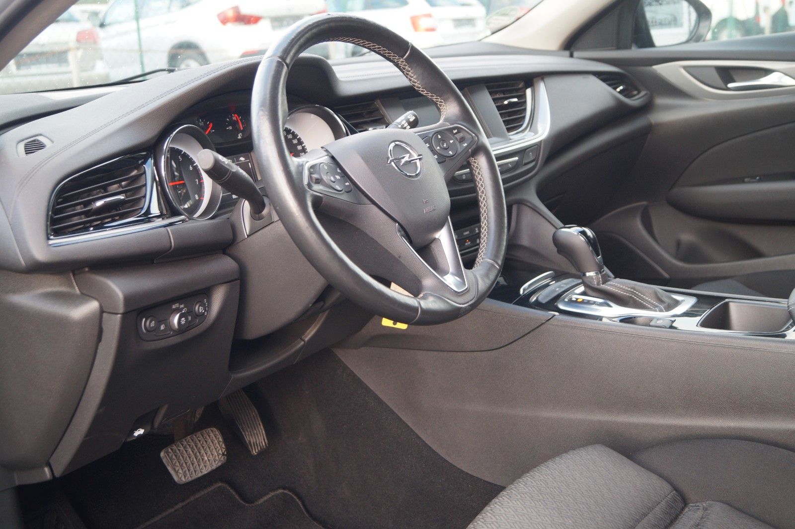 Opel Insignia B Sports Tourer Edition - Samsaru's Car Outlet