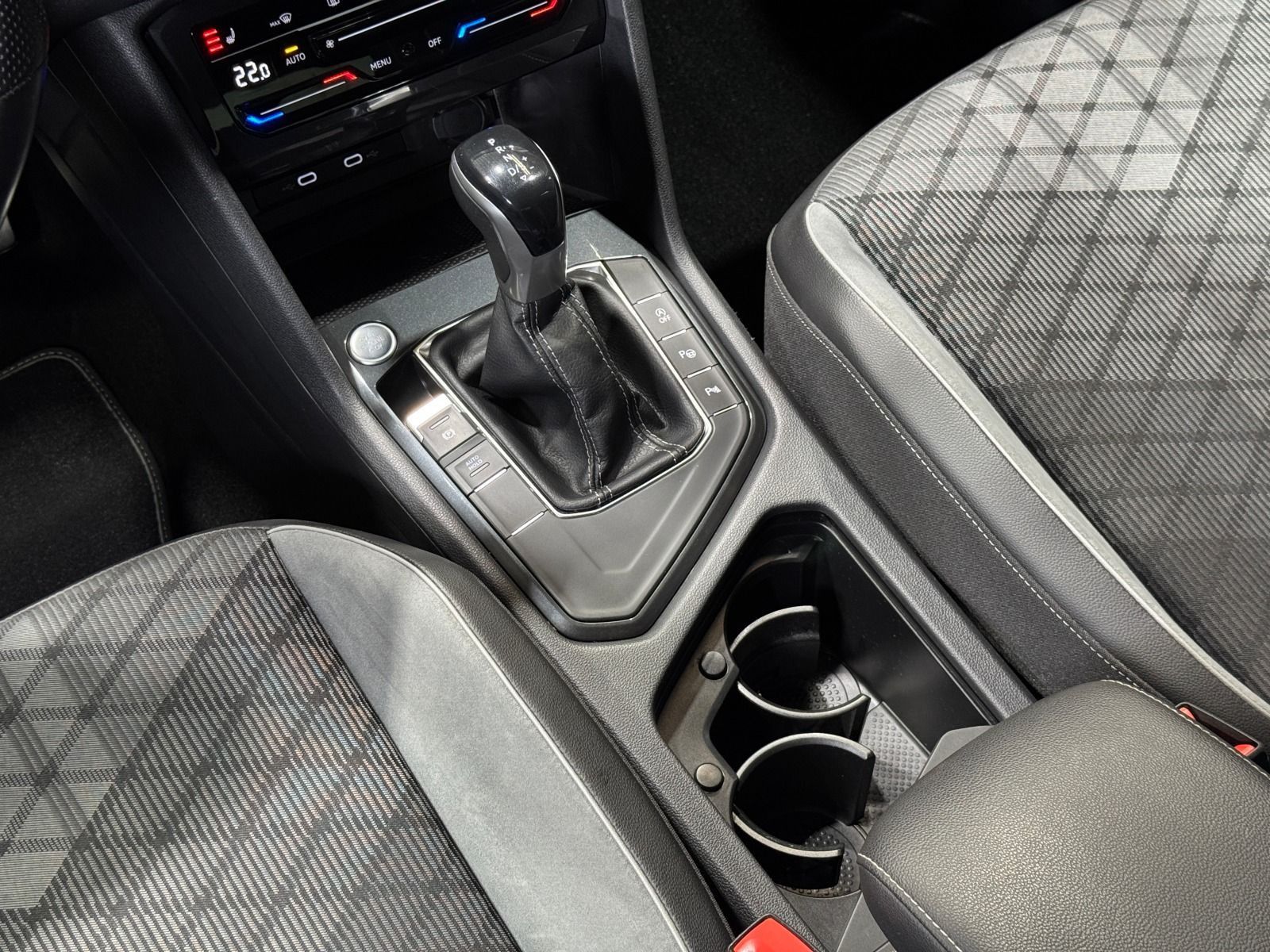 Volkswagen Tiguan R-Line 1.5 TSI DSG - Samsaru's Car Outlet