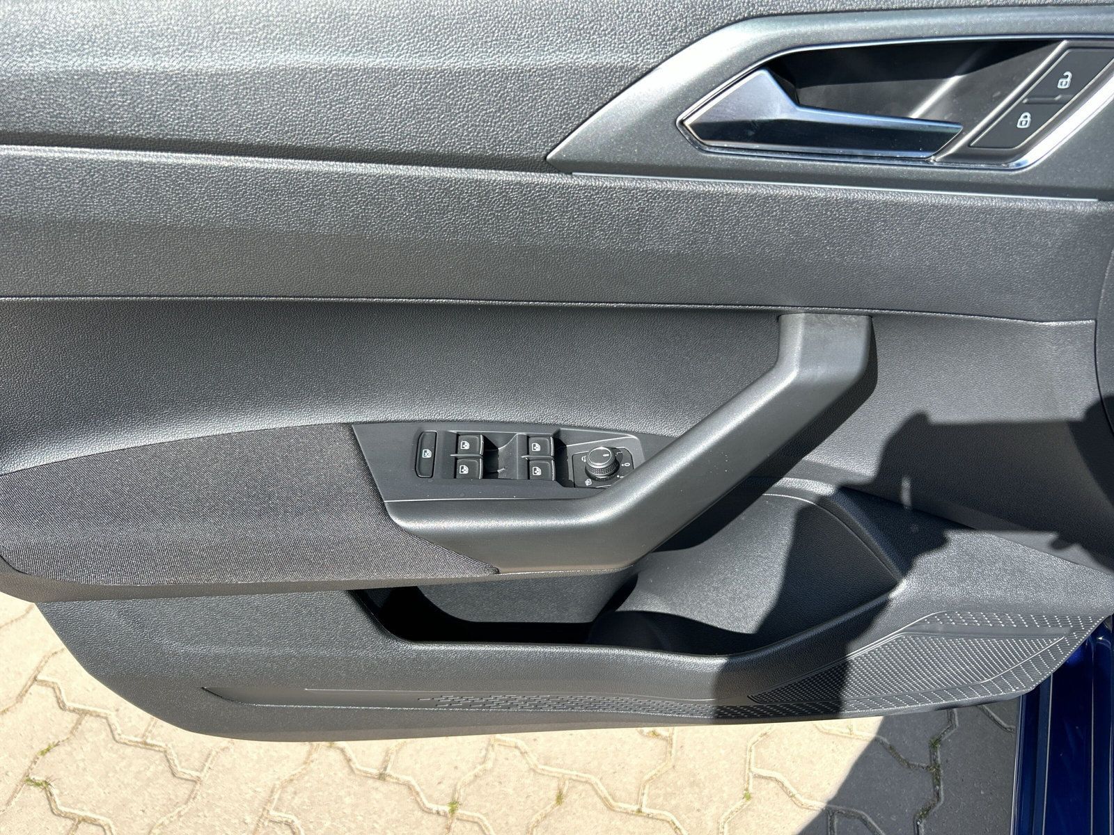 Volkswagen Taigo 1.5 TSI R-LINE - Samsaru's Car Outlet