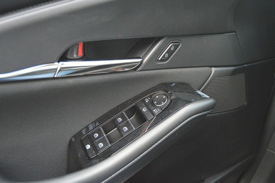 Mazda CX-30 SKYACTIV Benzin 140PS 6AG Centre-line Navi