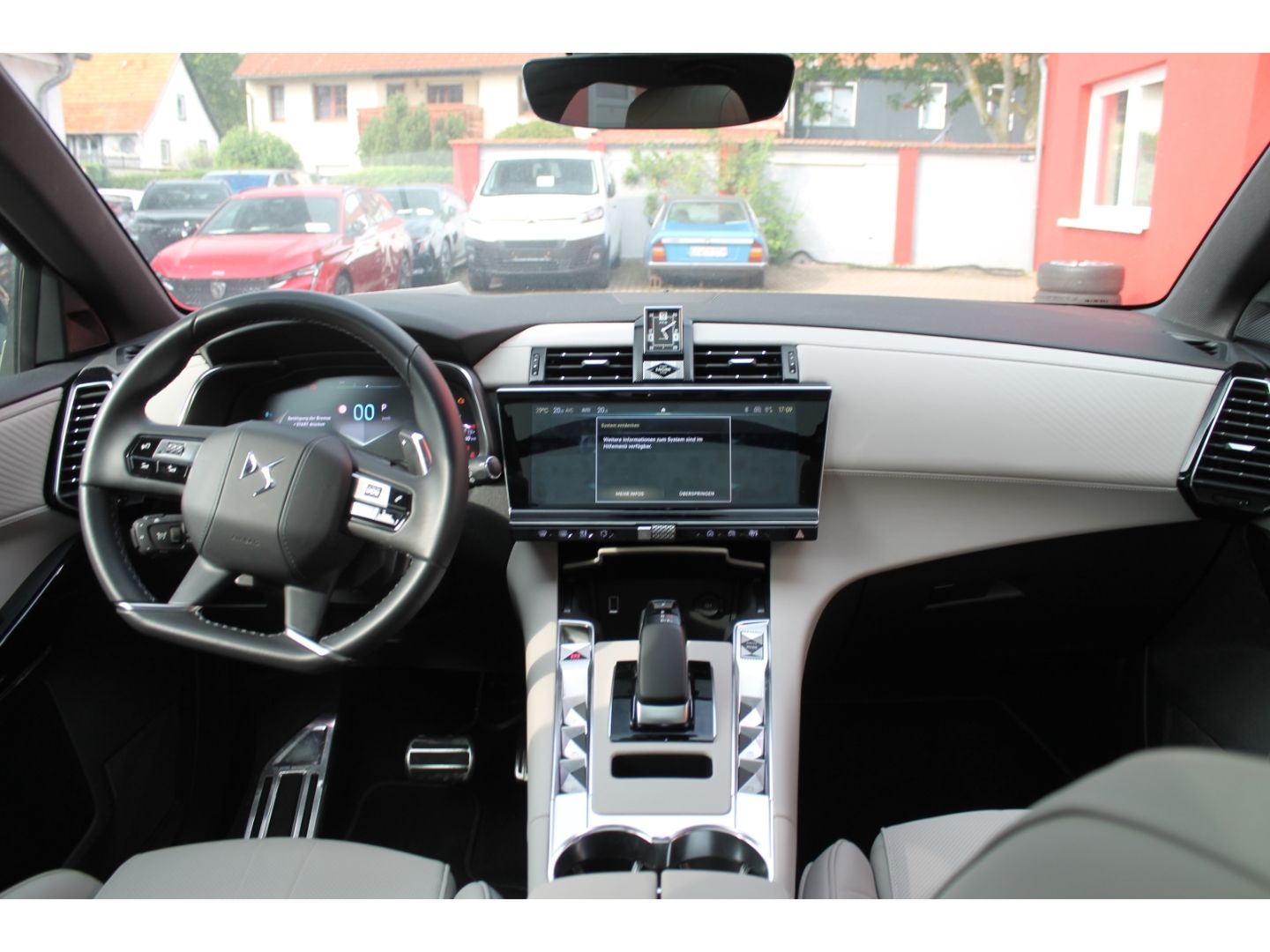 DS Automobiles DS7 E-Tense225 Opera Hybrid Pano AHK Leder Matri