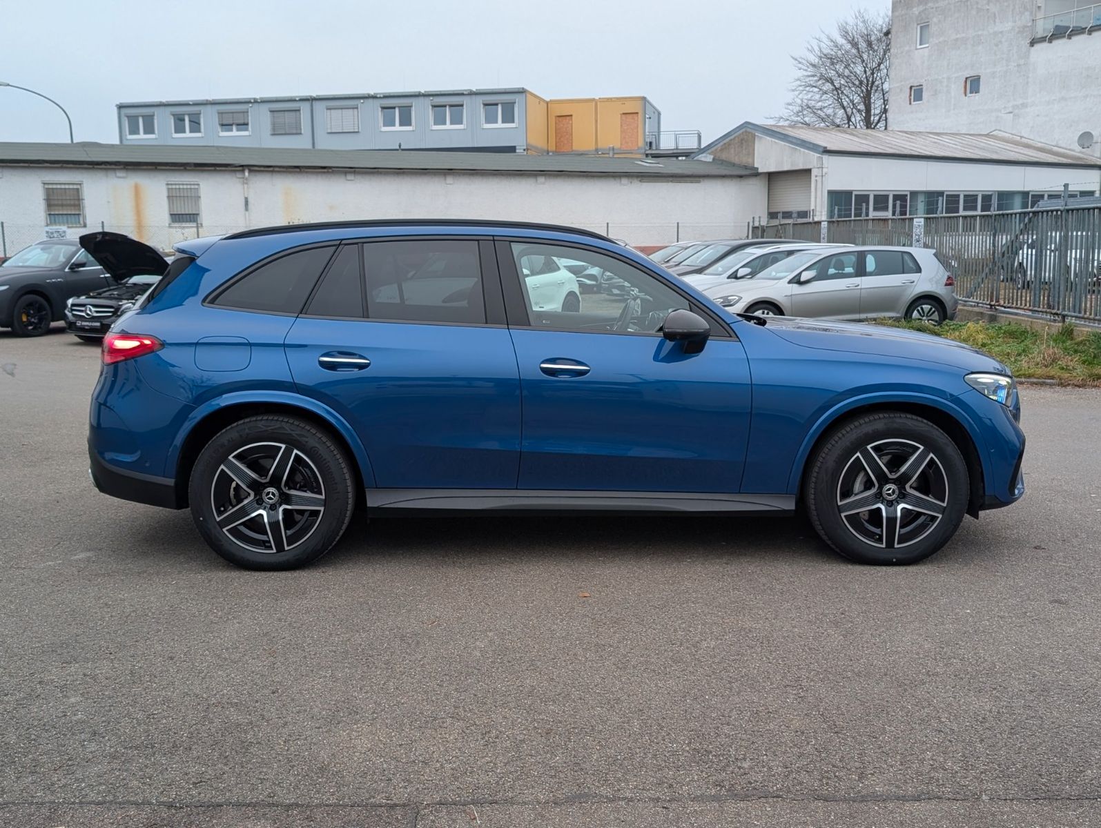 Mercedes-Benz GLC 400 e 4Matic *AMG*AHK*PREMIUM-PLUS*PANO*AIRB