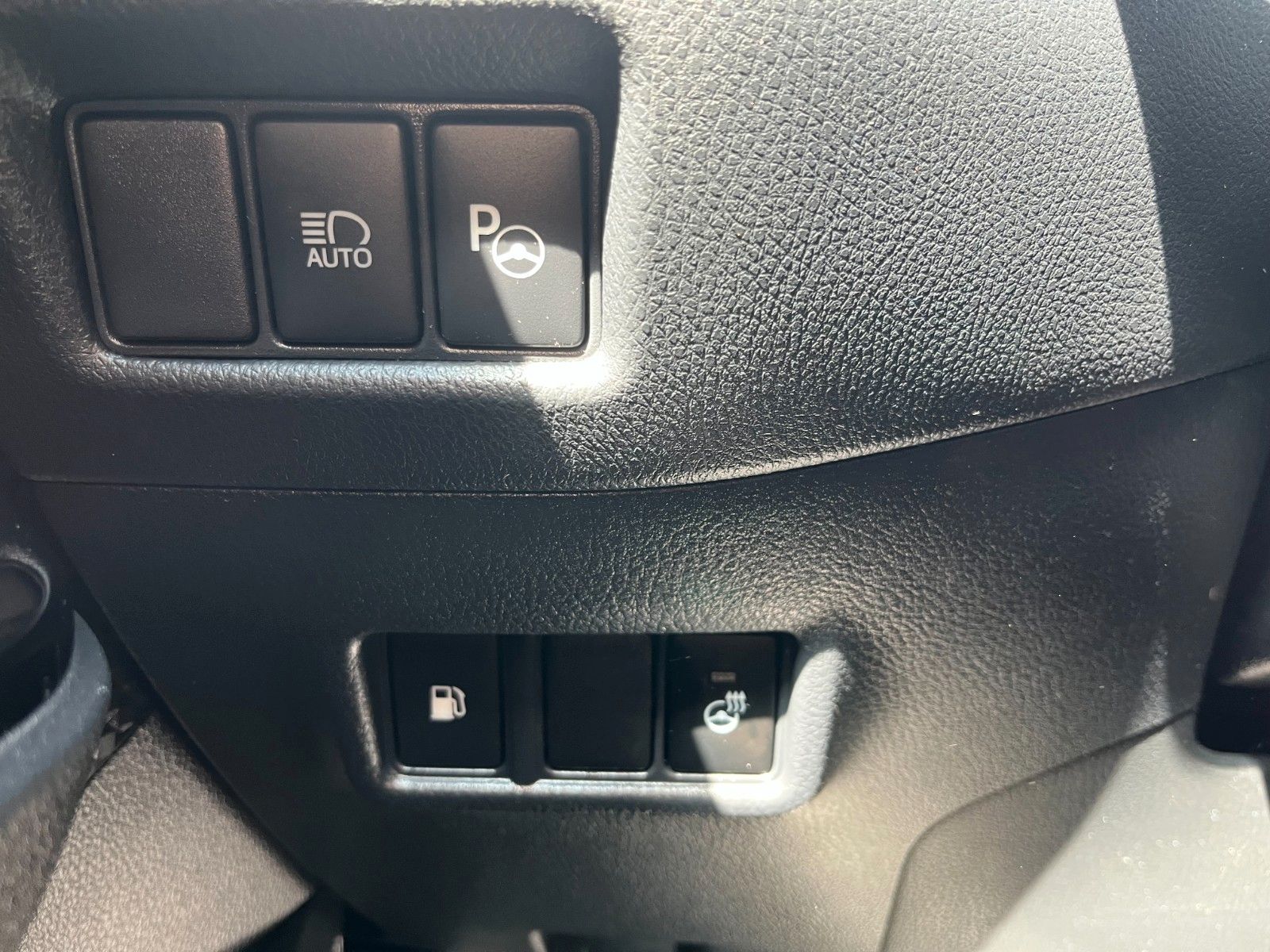 Toyota C-HR Hybrid - Samsaru's Car Outlet