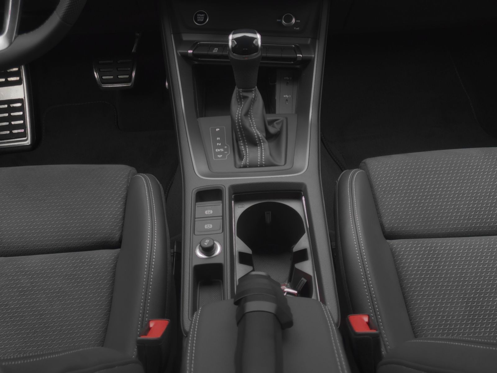 Audi Q3 40 TFSI quattro S line - Samsaru's Car Outlet