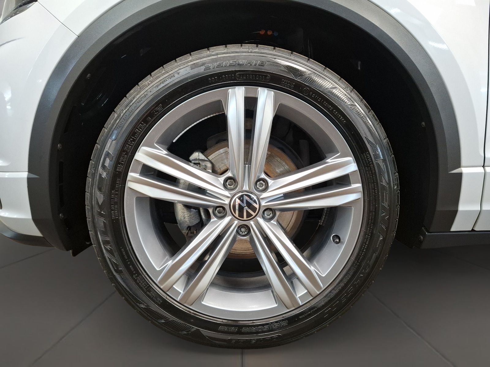 Volkswagen T-Roc 1.5 TSI Sport R-Line - Samsaru's Car Outlet