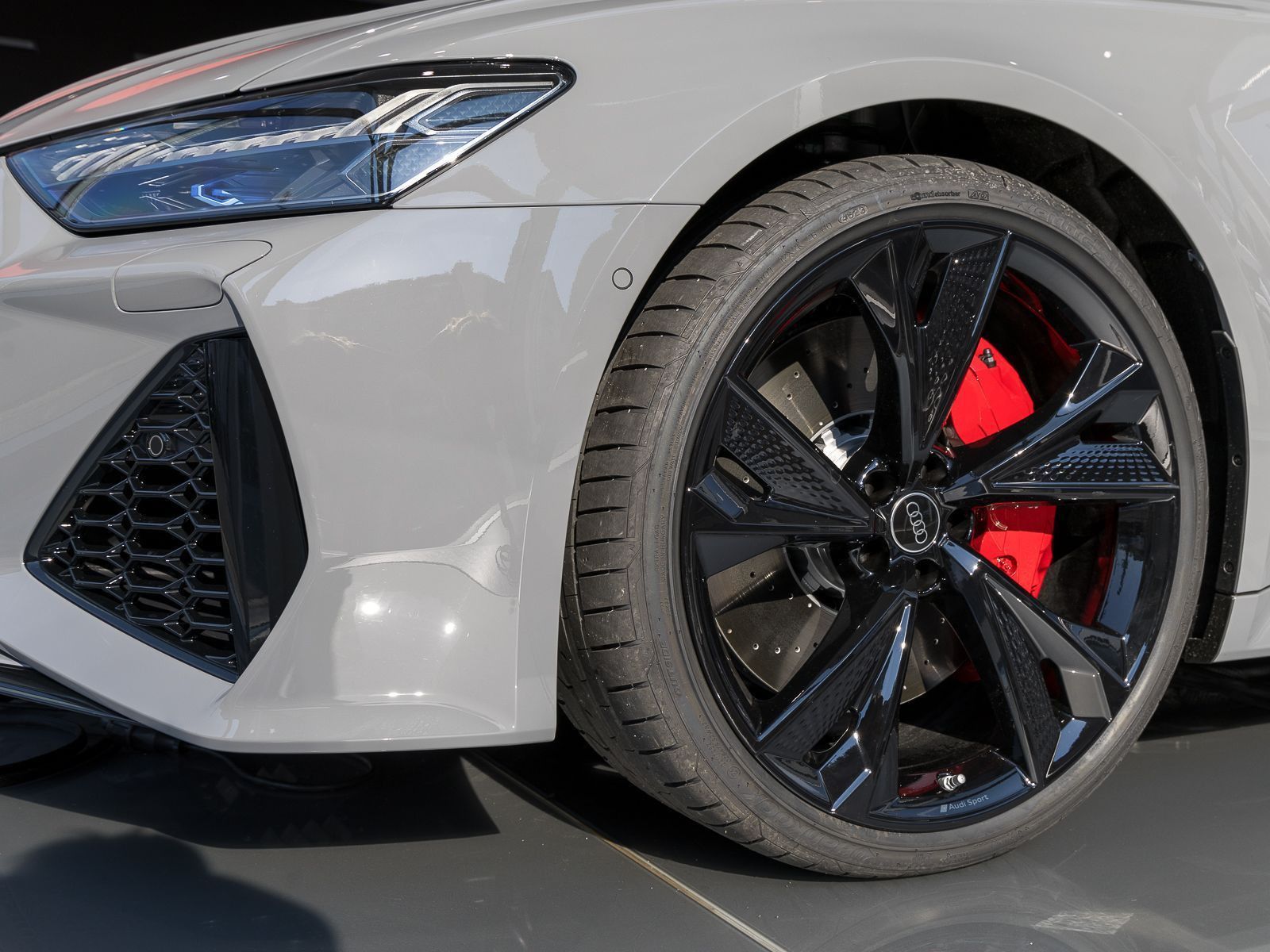 Audi RS6 Avant TFSI Q PERFORMANCE 360° HD-MATRIX BuO