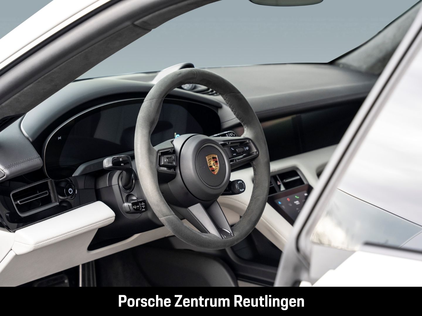 Porsche Taycan Turbo S Cross Turismo InnoDrive Head-Up