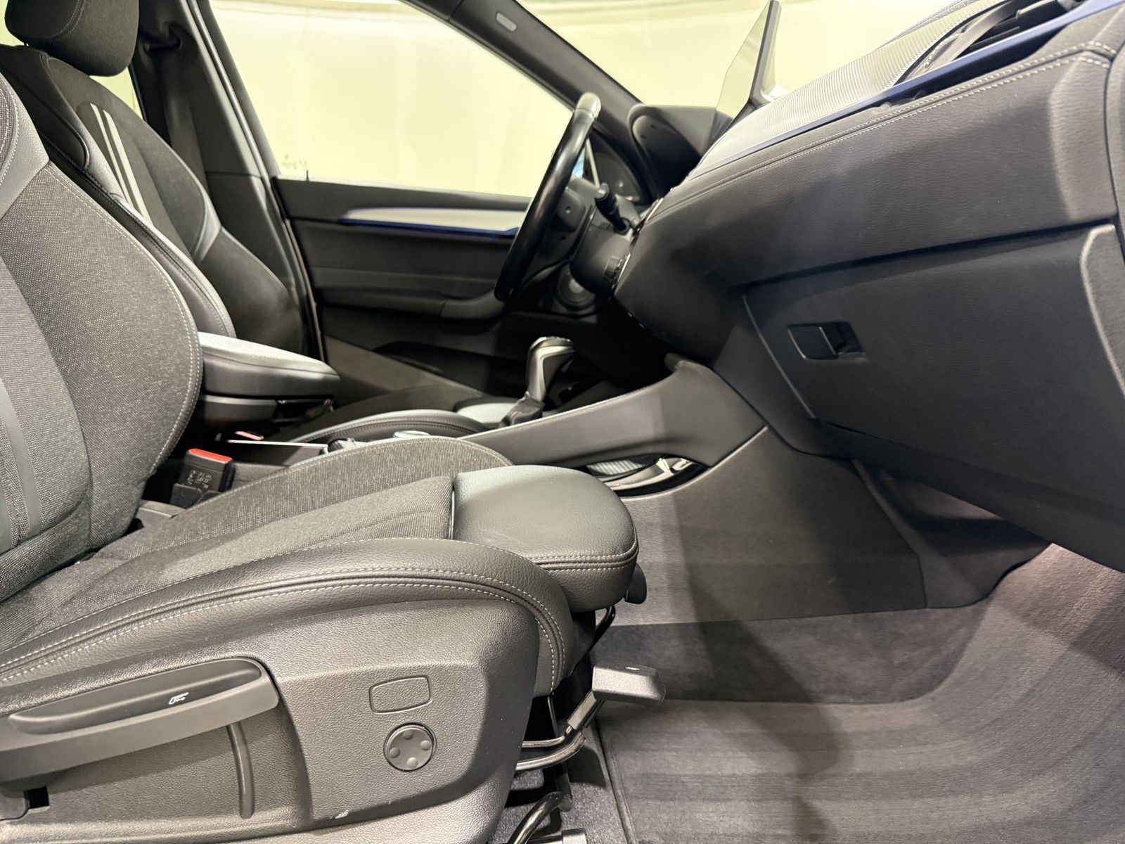 BMW X1 xDrive25e M Sportpaket - Samsaru's Car Outlet