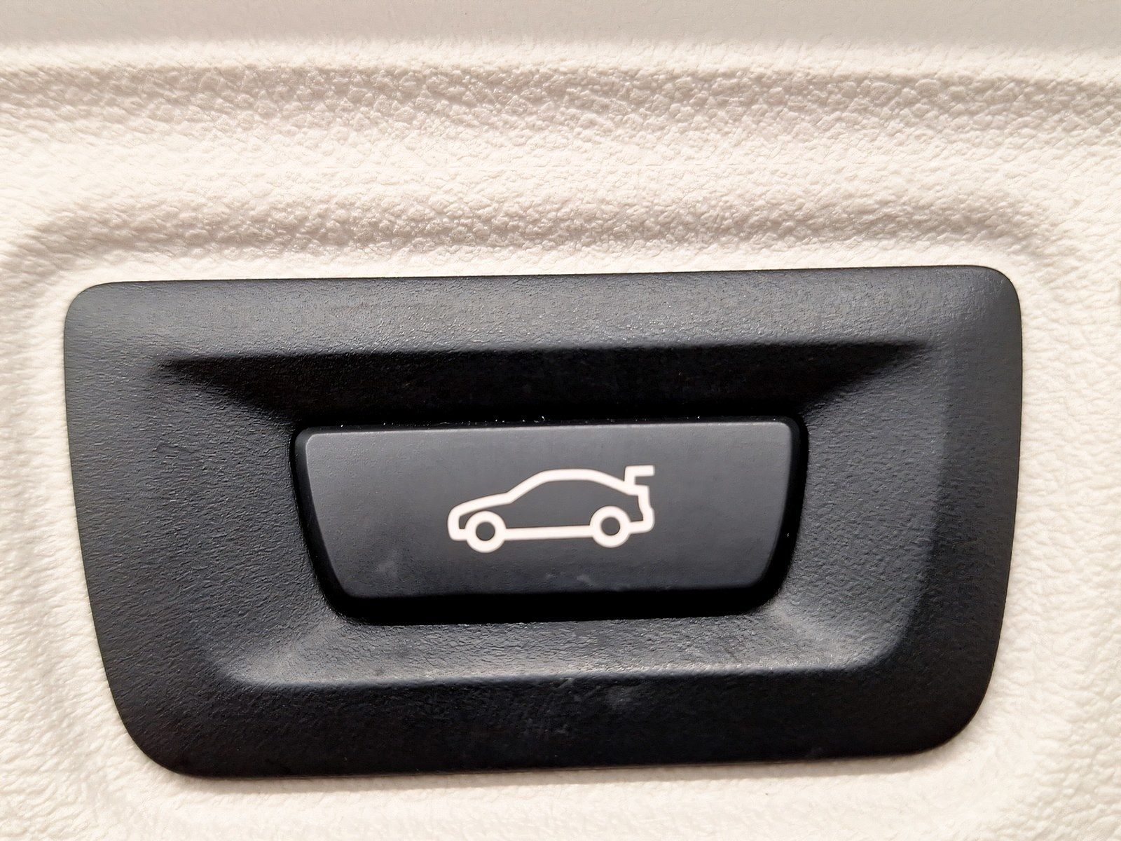 BMW 330i Touring Sport Line - Samsaru's Car Outlet