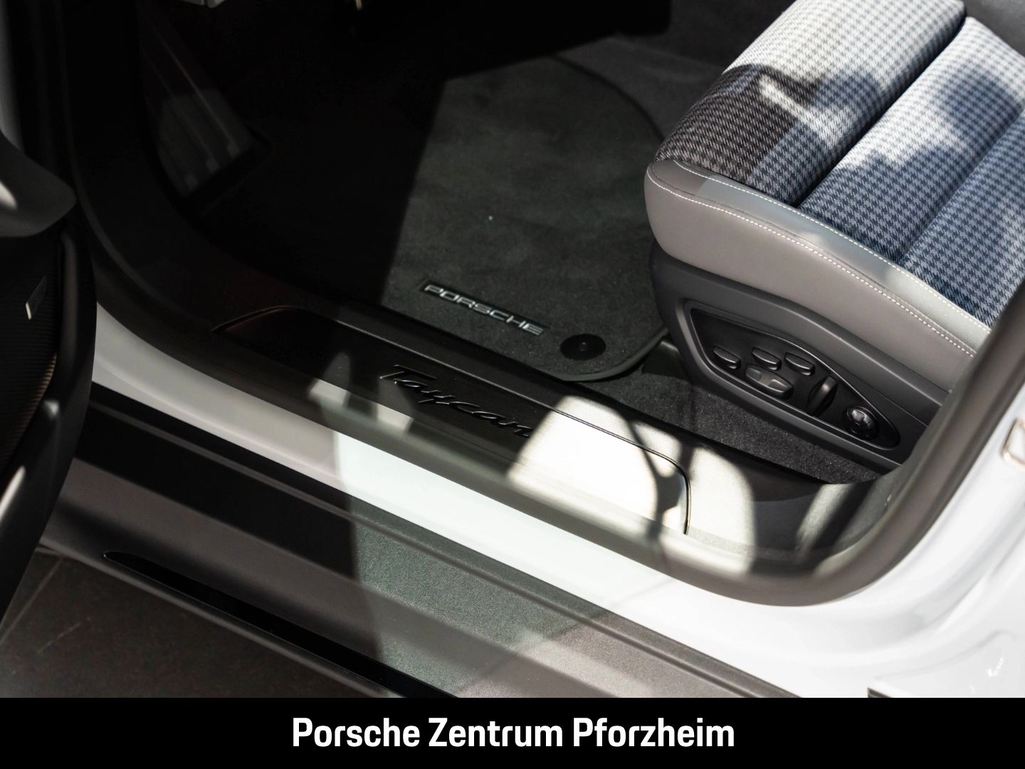 Porsche Taycan BOSE LED-Matrix Panoramadach Luftfederung