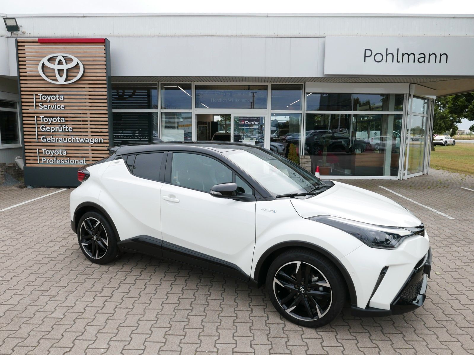 Toyota C-HR Hybrid GR SPORT - Samsaru's Car Outlet