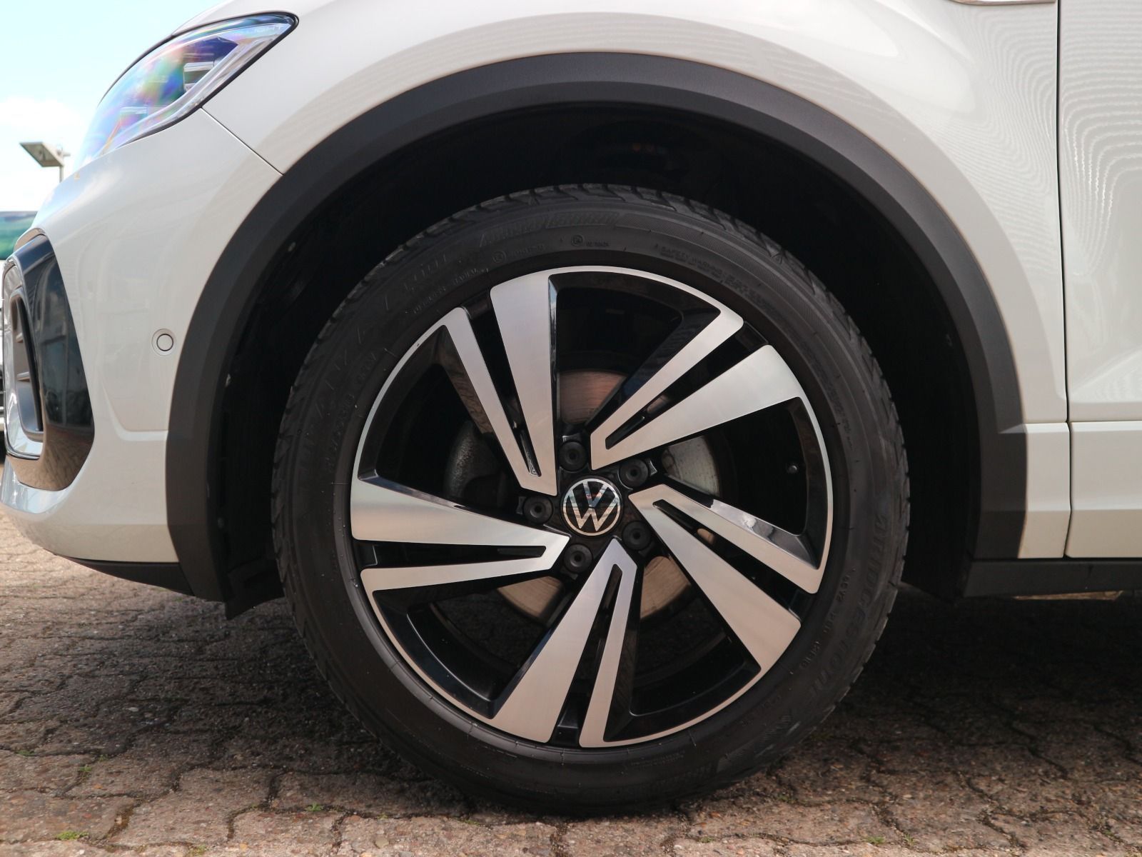 Volkswagen T-Roc R-Line 1.5 TSI DSG - Samsaru's Car Outlet