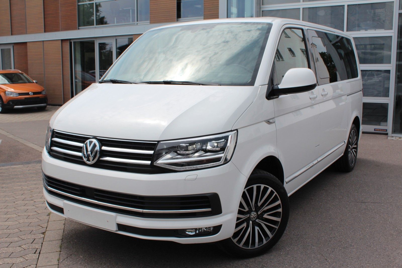 Volkswagen T6 Multivan Highline DSG - Samsaru's Car Outlet