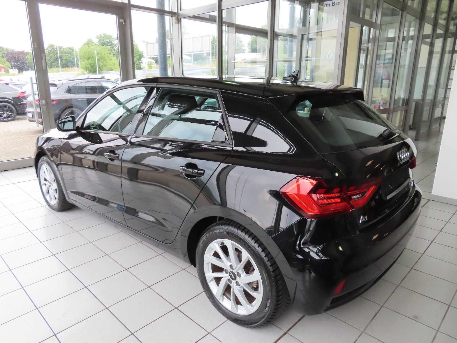 Audi A1 Sportback 30 TFSI advanced - Samsaru's Car Outlet