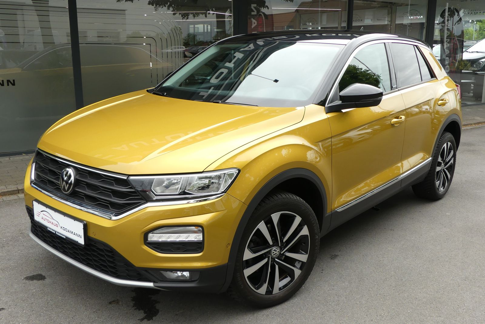 Volkswagen T-Roc United 1.5TSI - Samsaru's Car Outlet