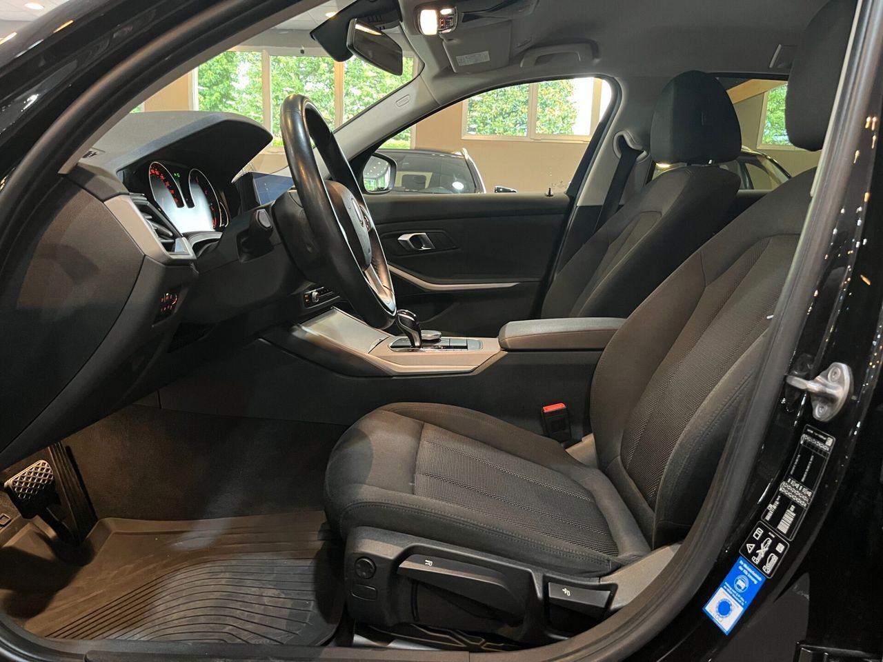 BMW 320d Touring xDrive Business - Samsaru's Car Outlet