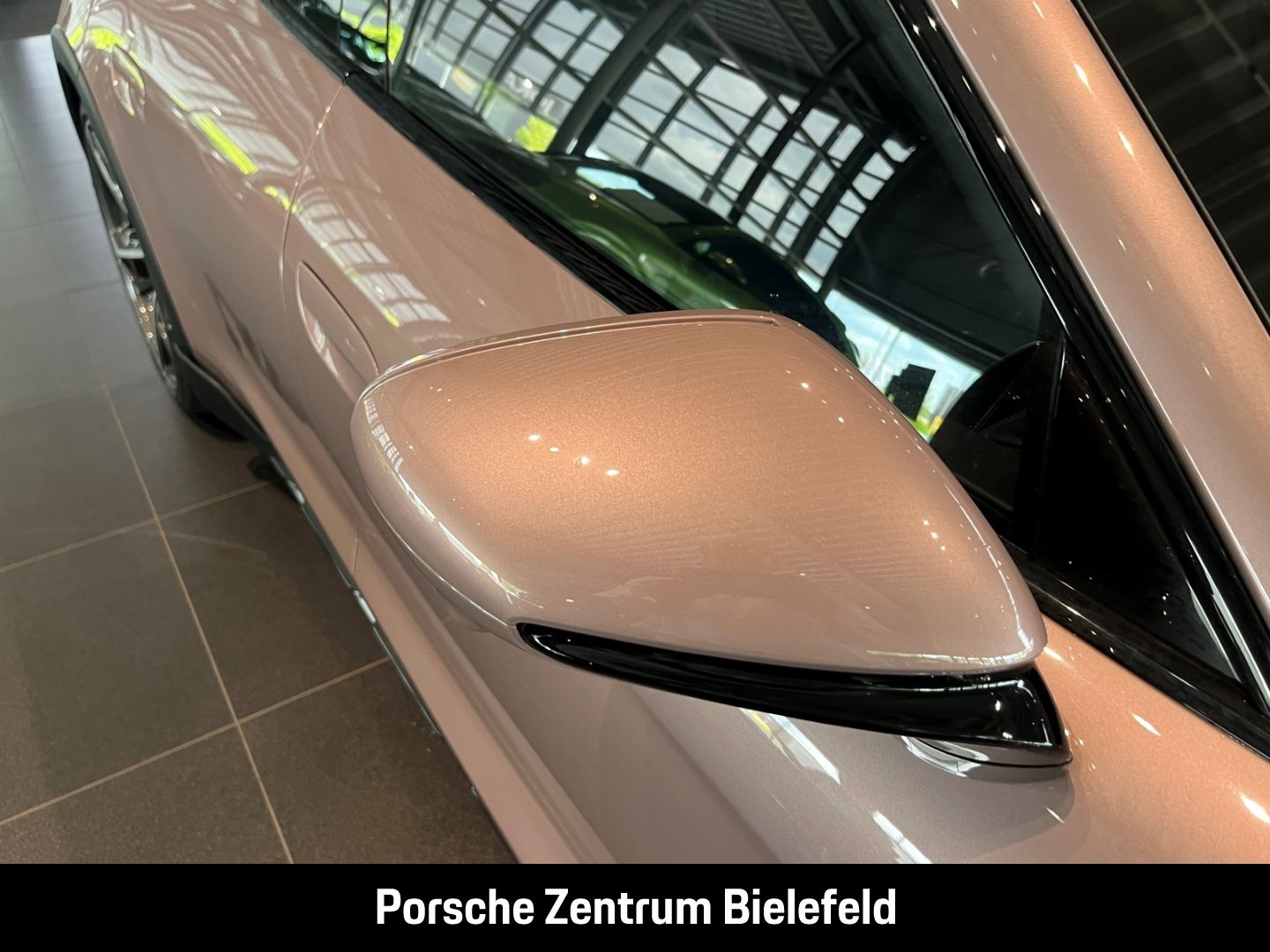 Porsche Taycan Turbo S Cross Turismo Burmester Panorama