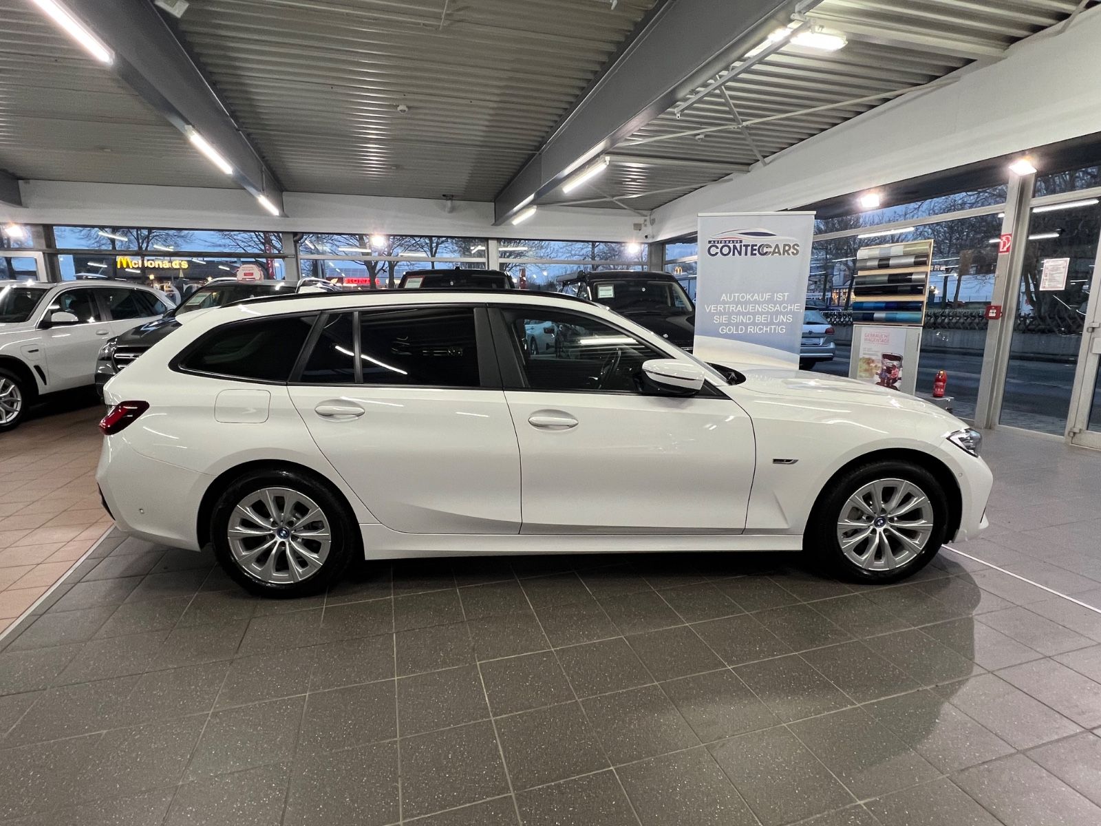 BMW 330 e Touring Advantage - Samsaru's Car Outlet