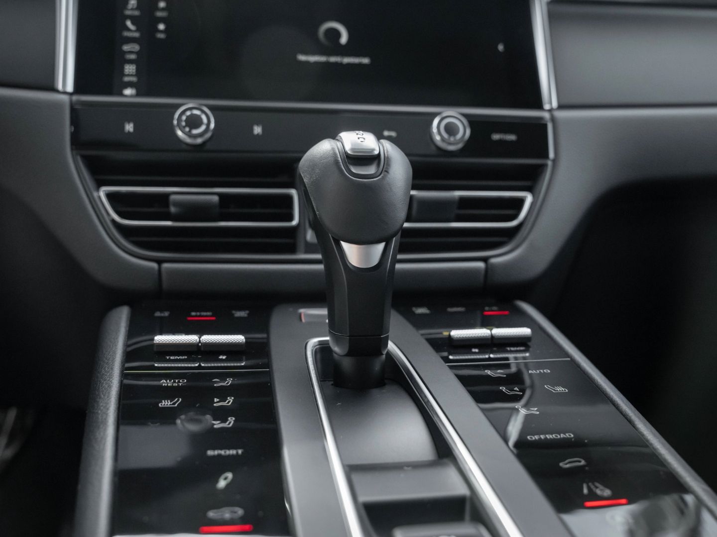 Porsche Macan - Samsaru's Car Outlet