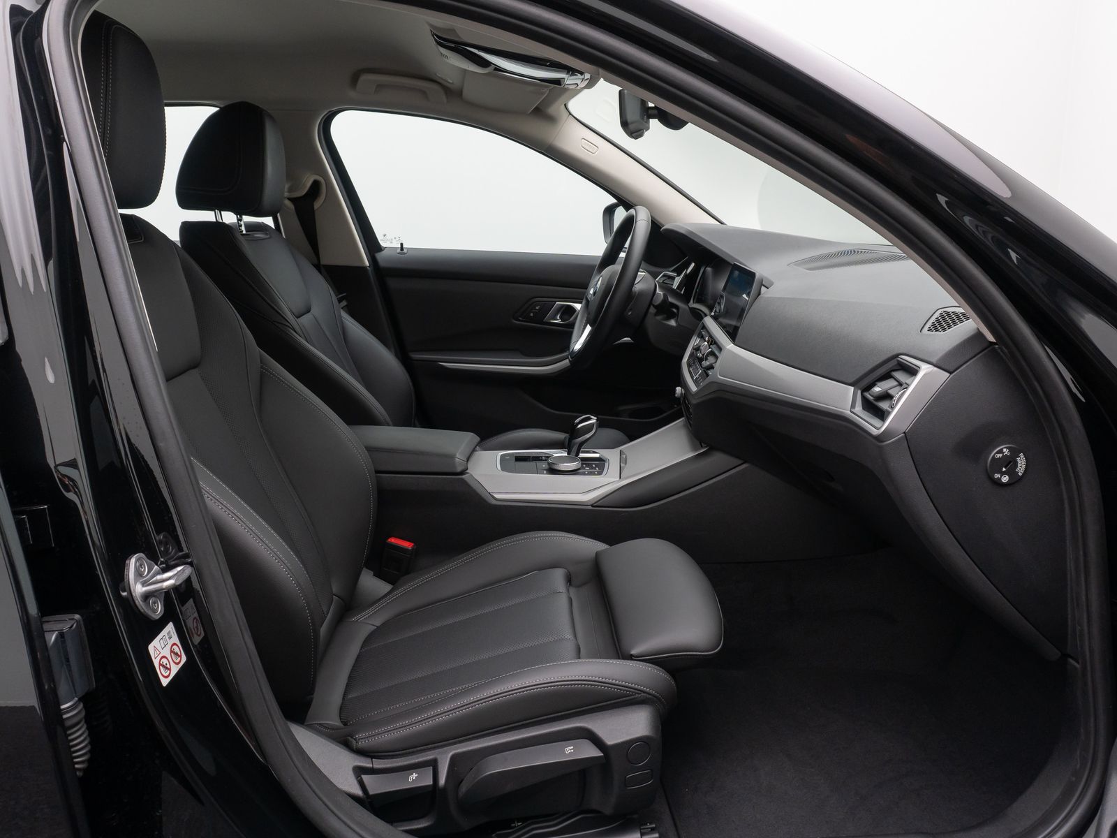 BMW 320i Sport - Samsaru's Car Outlet