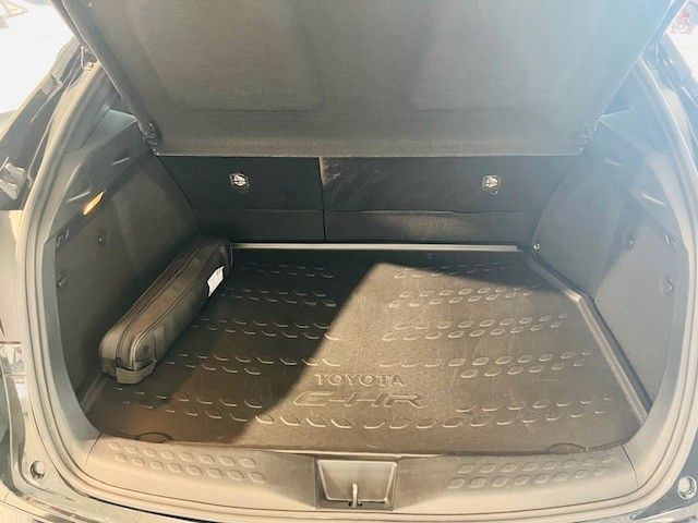Toyota C-HR 2.0l Hybrid - Samsaru's Car Outlet