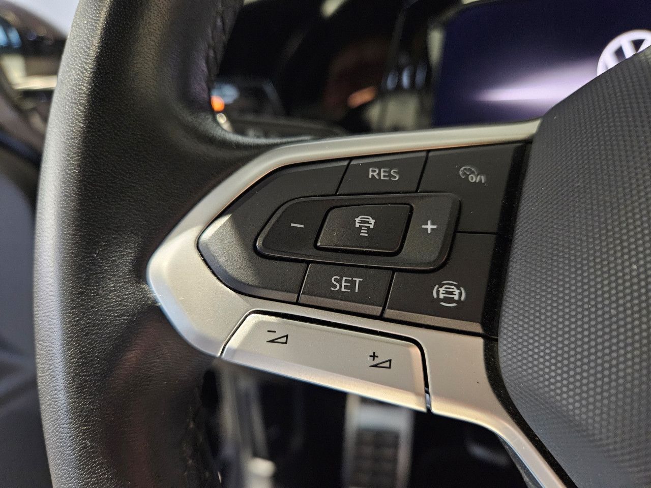Volkswagen Golf 1.5 TSI Move DSG - Samsaru's Car Outlet