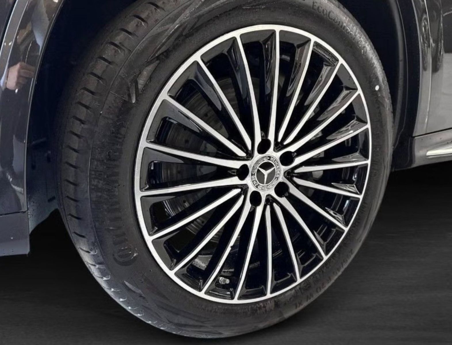 Mercedes-Benz GLC 300 e 4Matic *AHK/PANO*