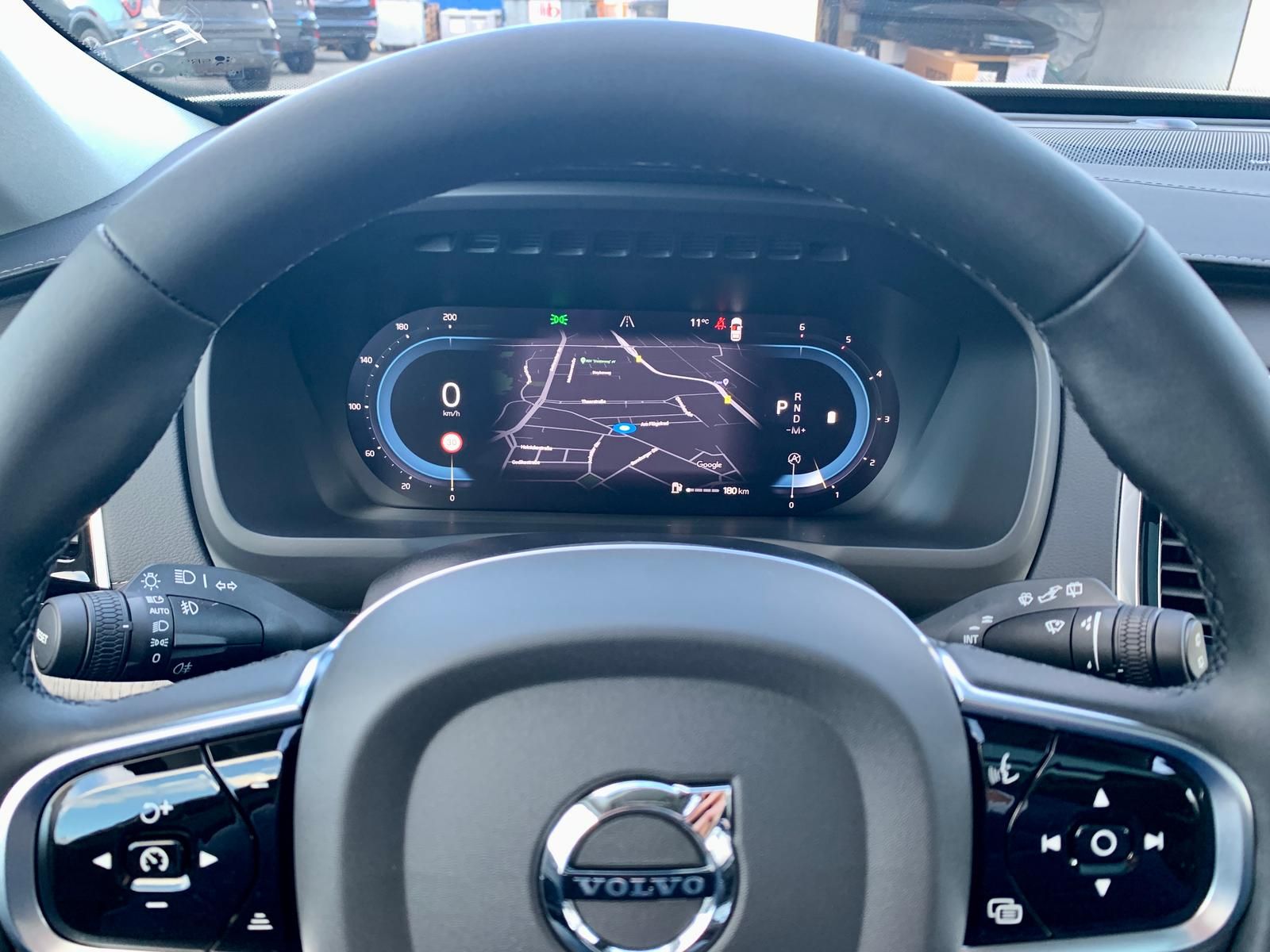 Volvo XC90 B5 AWD Plus Dark 360 AHK PANO STDHZ