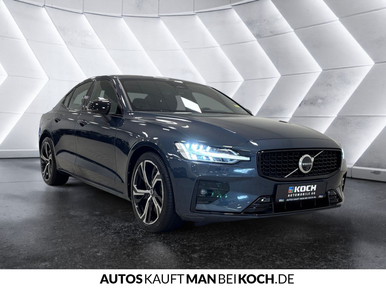 Volvo S60 B5 AWD Ultimate Dark PANO BLIS HUD 360 H&K!