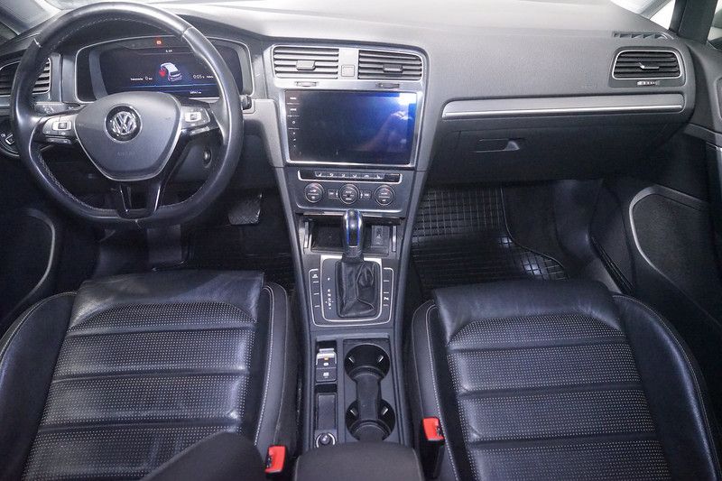 Volkswagen Golf 36 kWh Elektro - Samsaru's Car Outlet