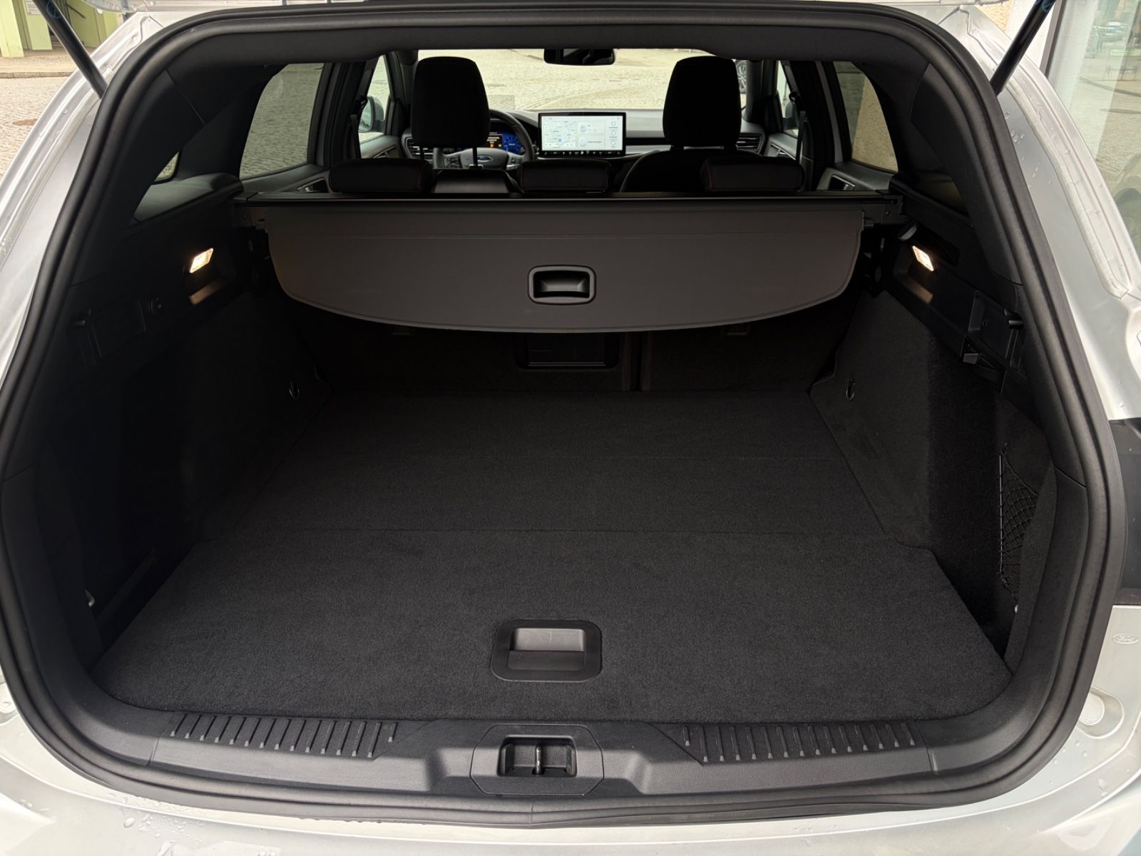Ford Focus Turnier ST-Line X Automatik Kamera LED Nav