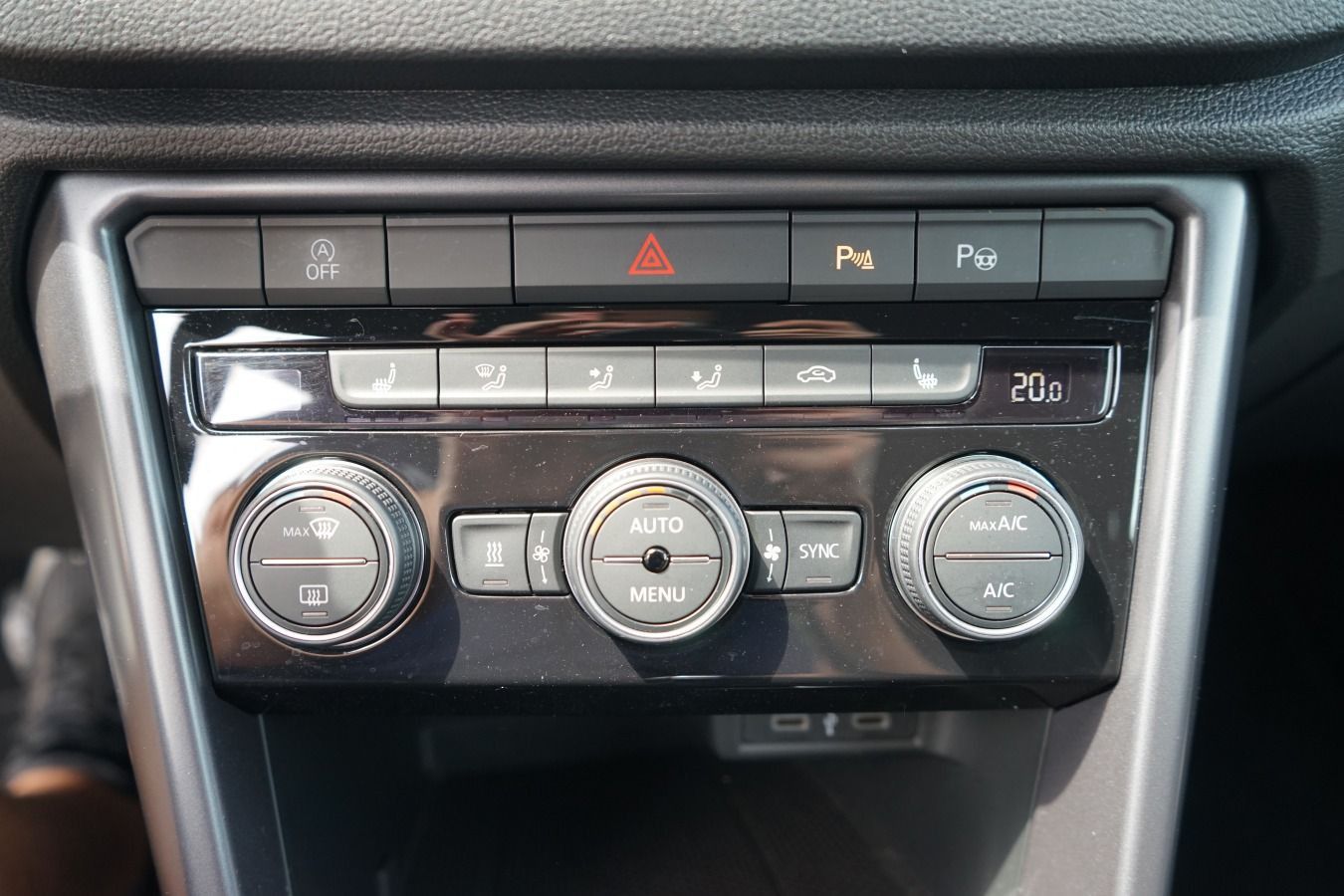 Volkswagen T-Roc 1.5TSI Style - Samsaru's Car Outlet